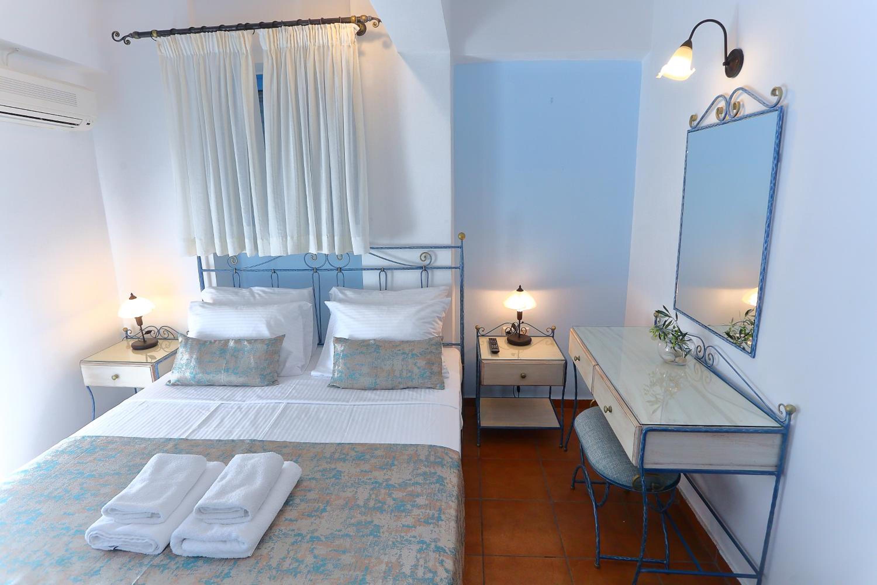Family One-Bedroom Apartment with Sea View