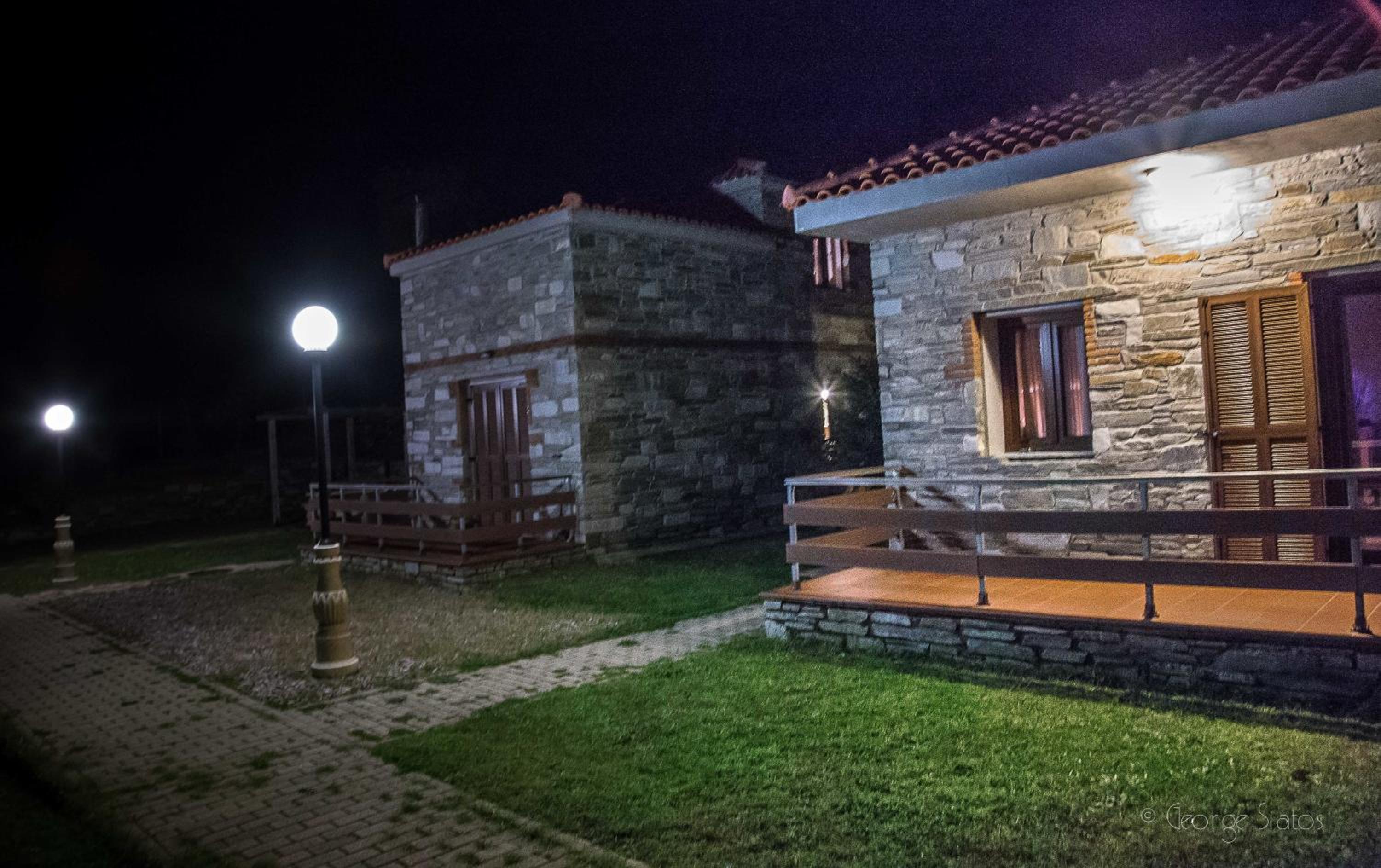 One-Bedroom House - Photo 10