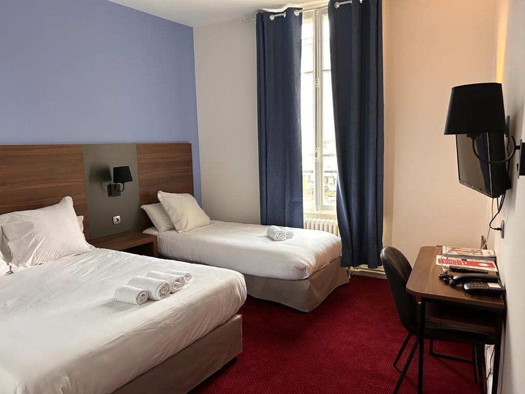 Superior Triple Room photo 3