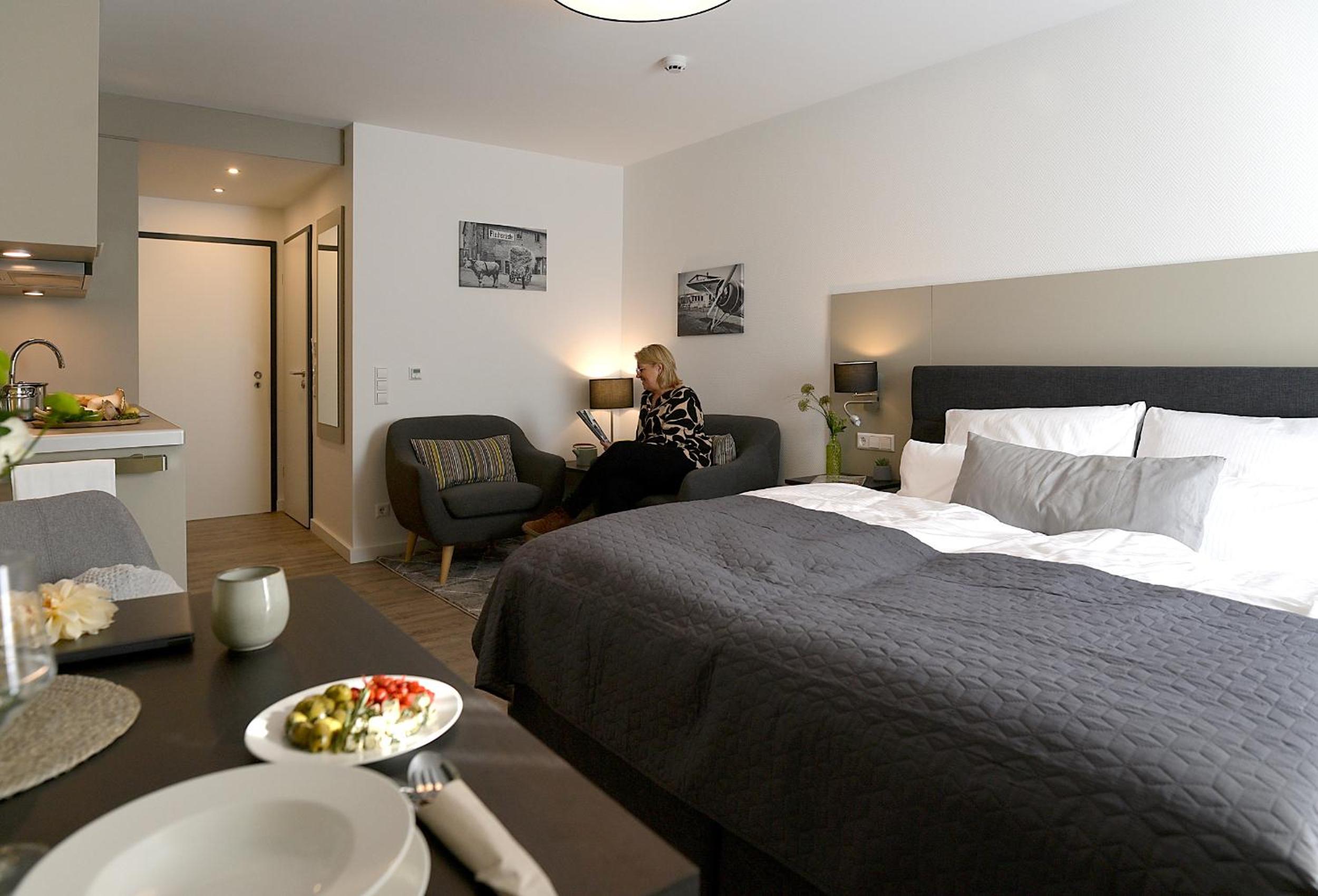 Double Room with Balcony - Photo 6