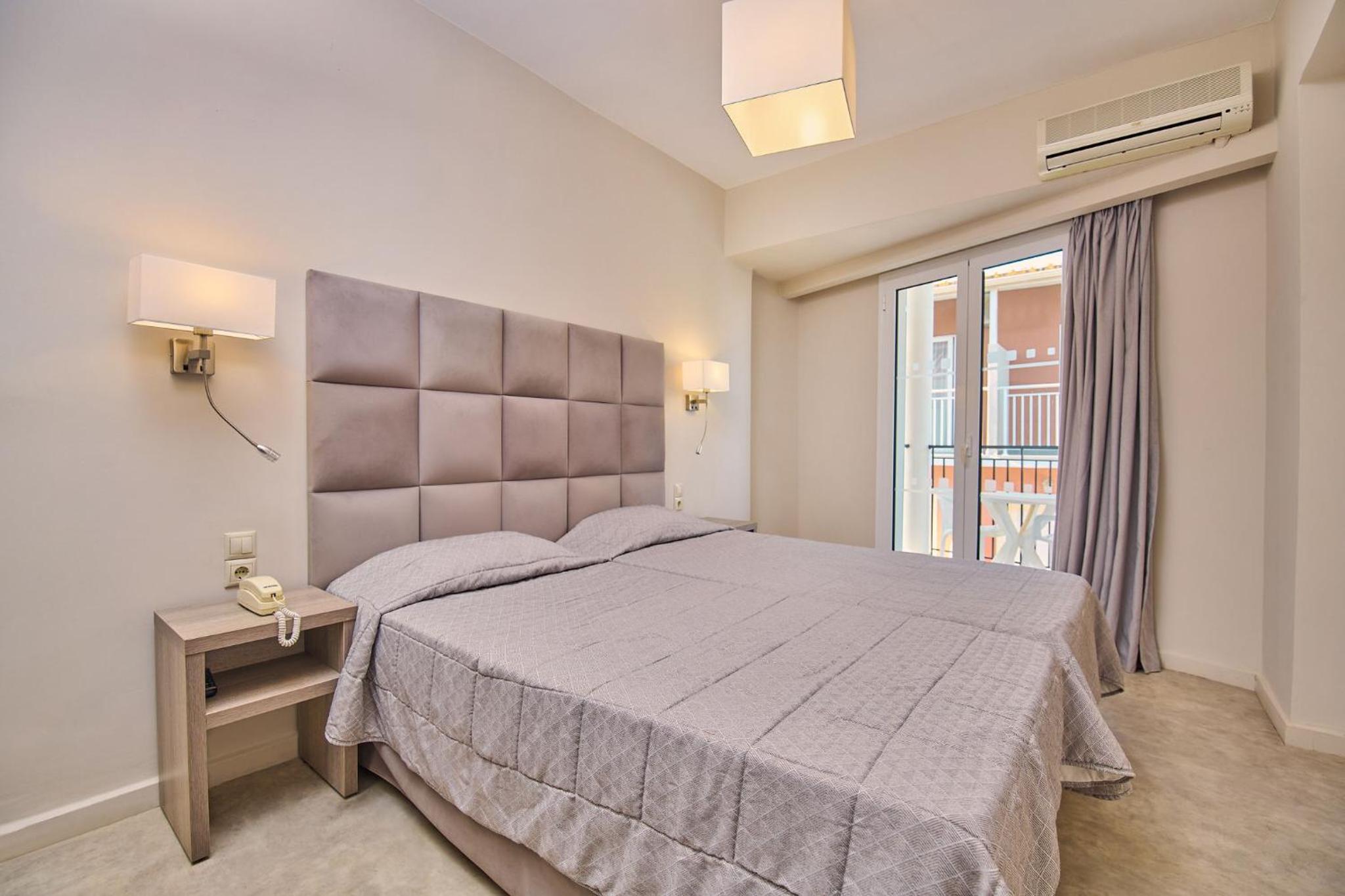 Standard Double or Twin Room with Garden View - Photo 4