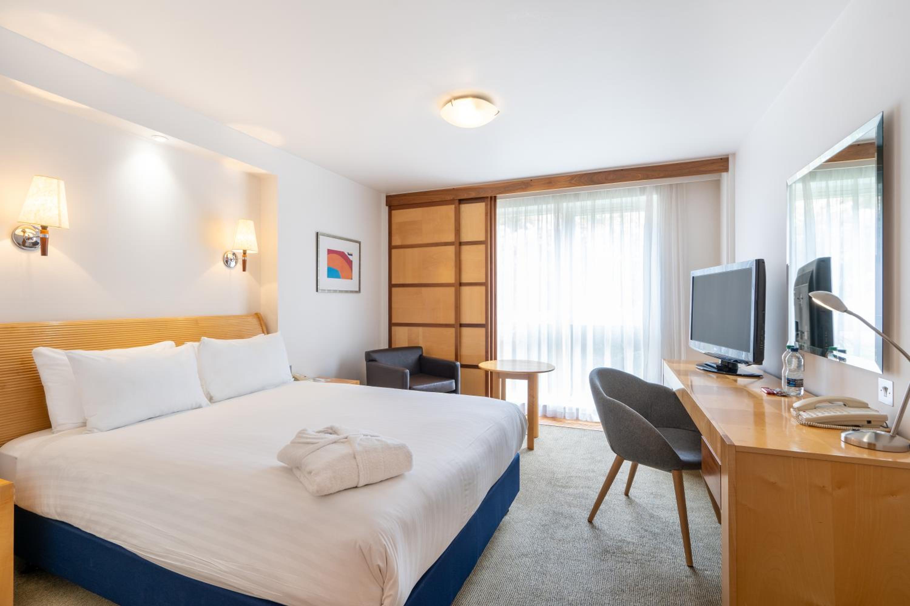 Standard Queen Room photo 1