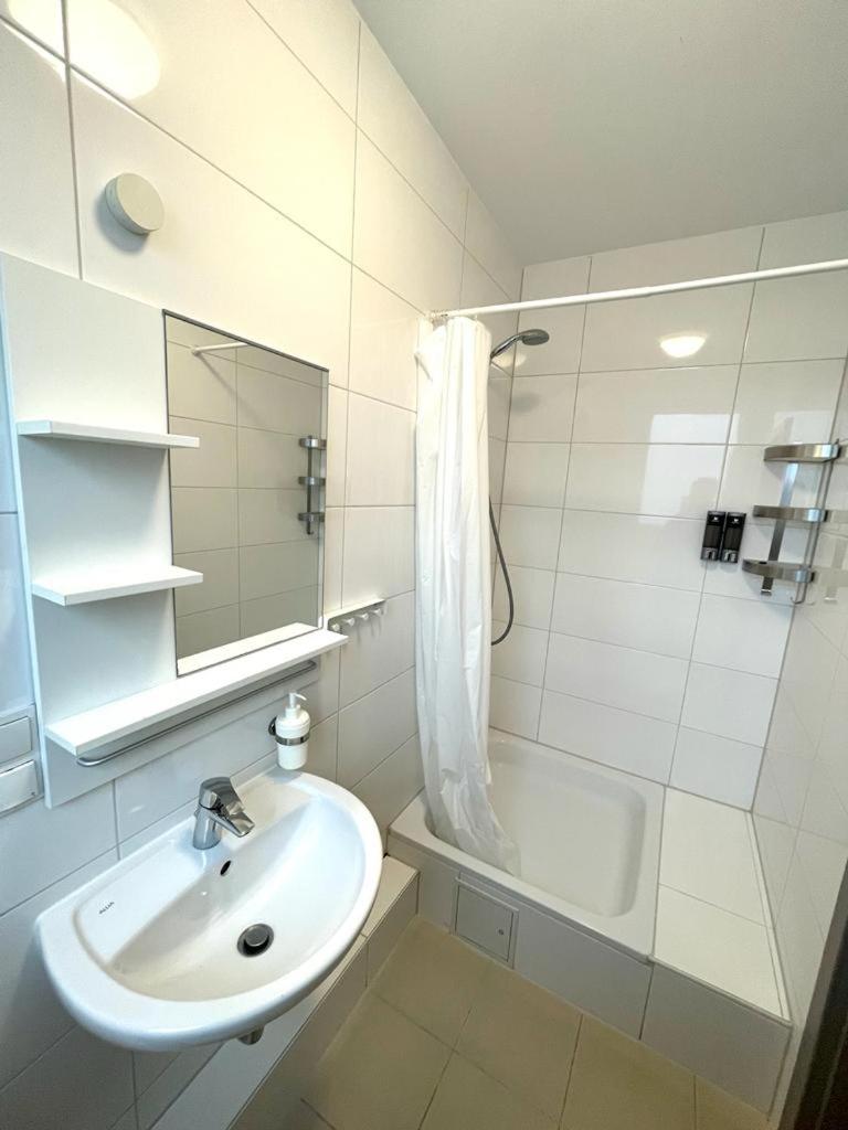 Double Room With Private Bathroom photo 3