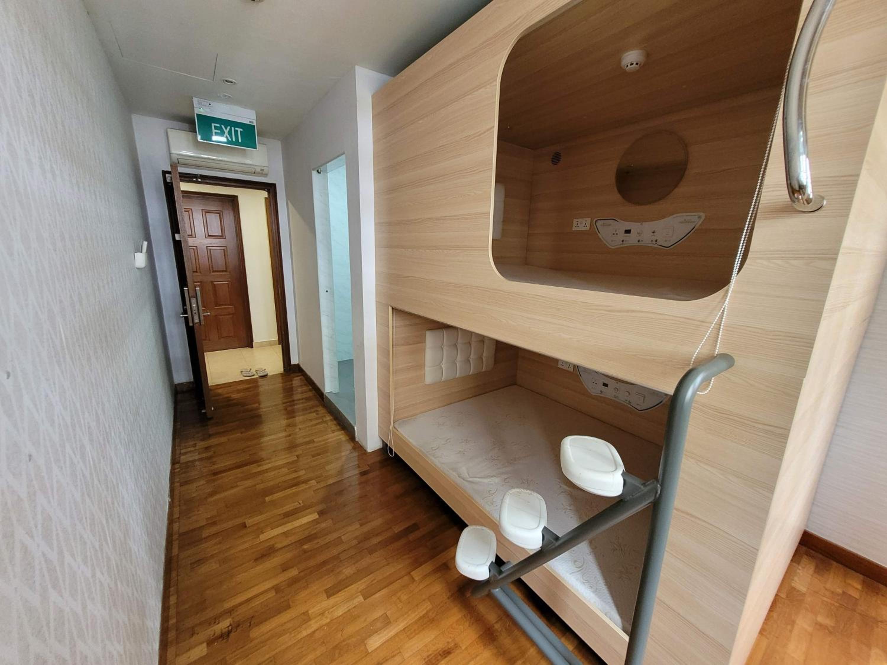 Private Room (2 Queen Pods + Bathroom) photo 2