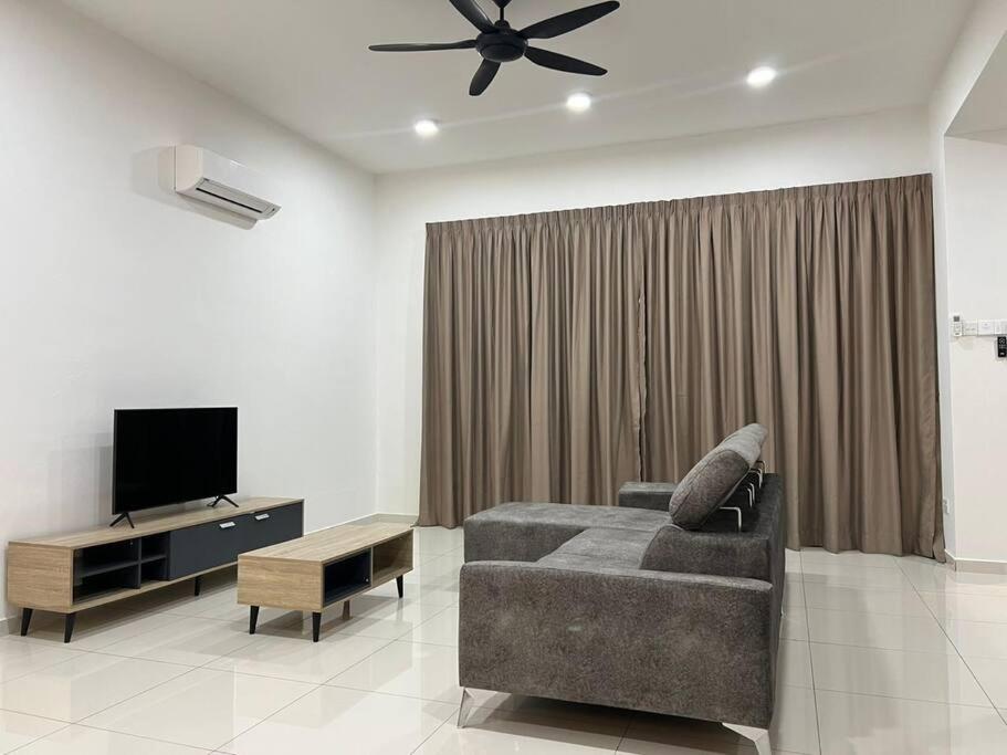 Four-Bedroom House photo 1