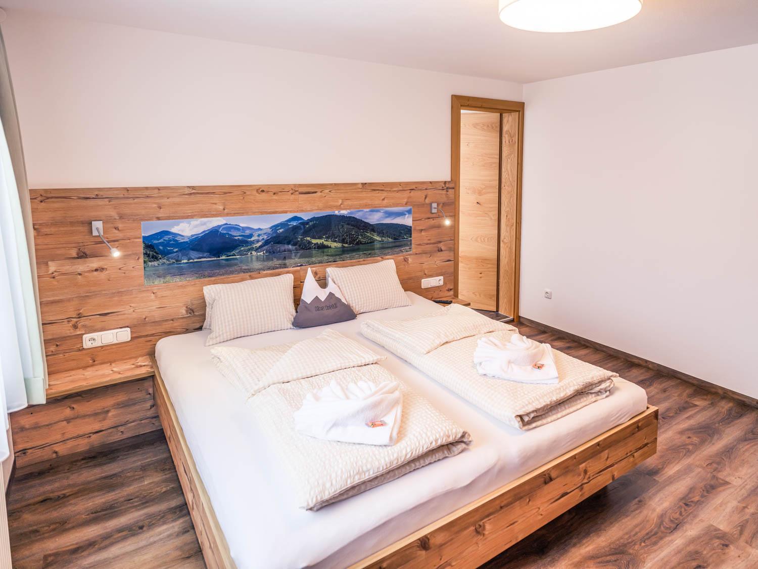 Two-Bedroom Apartment with Mountain Views photo 2