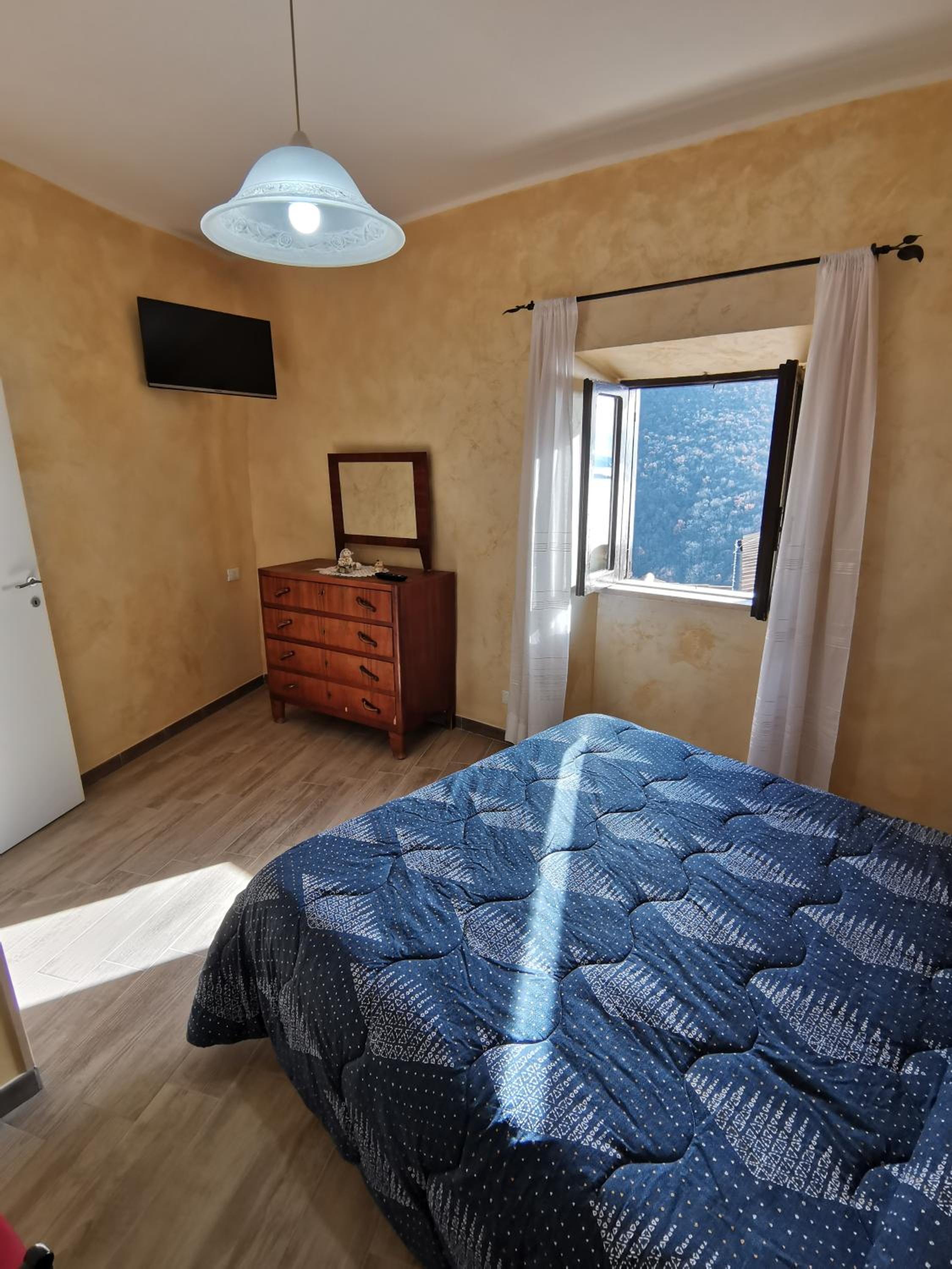 Two-Bedroom House - Photo 23