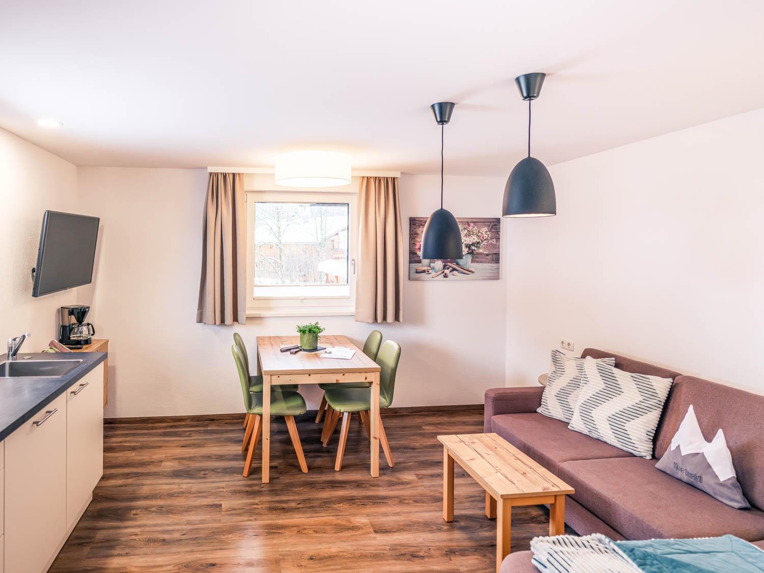Two-Bedroom Apartment with Balcony photo 3