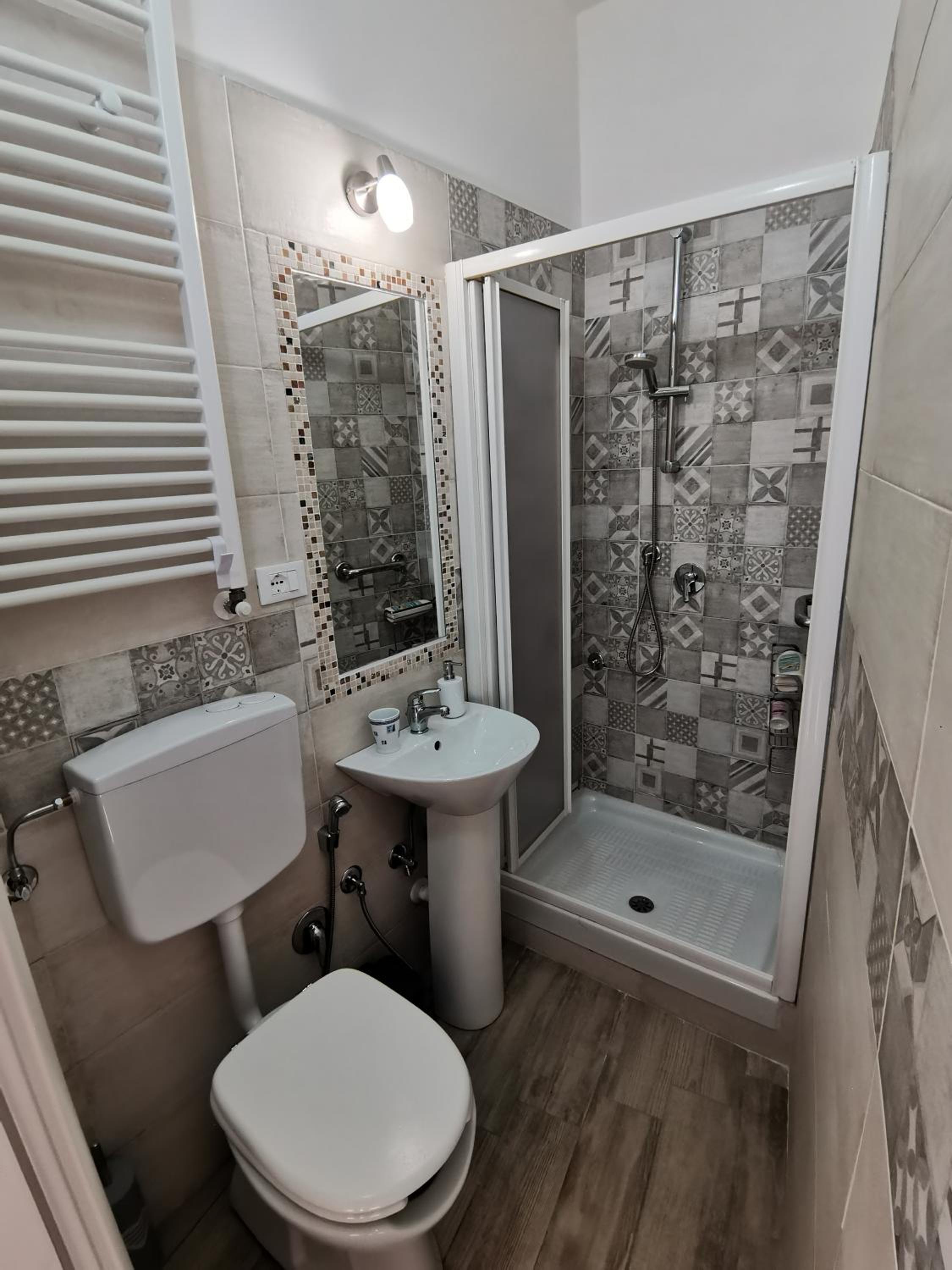 Two-Bedroom House - Photo 19