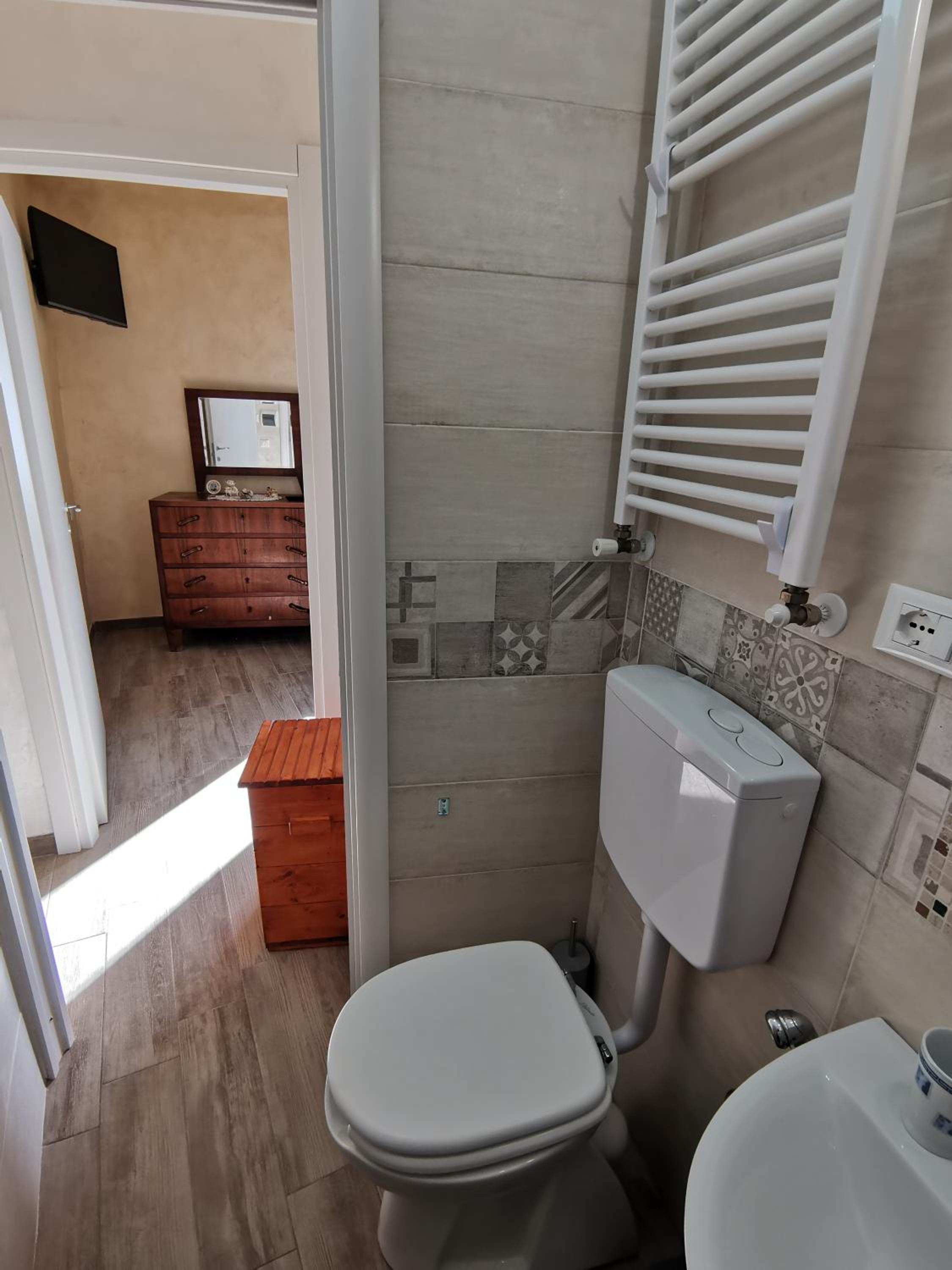 Two-Bedroom House - Photo 18