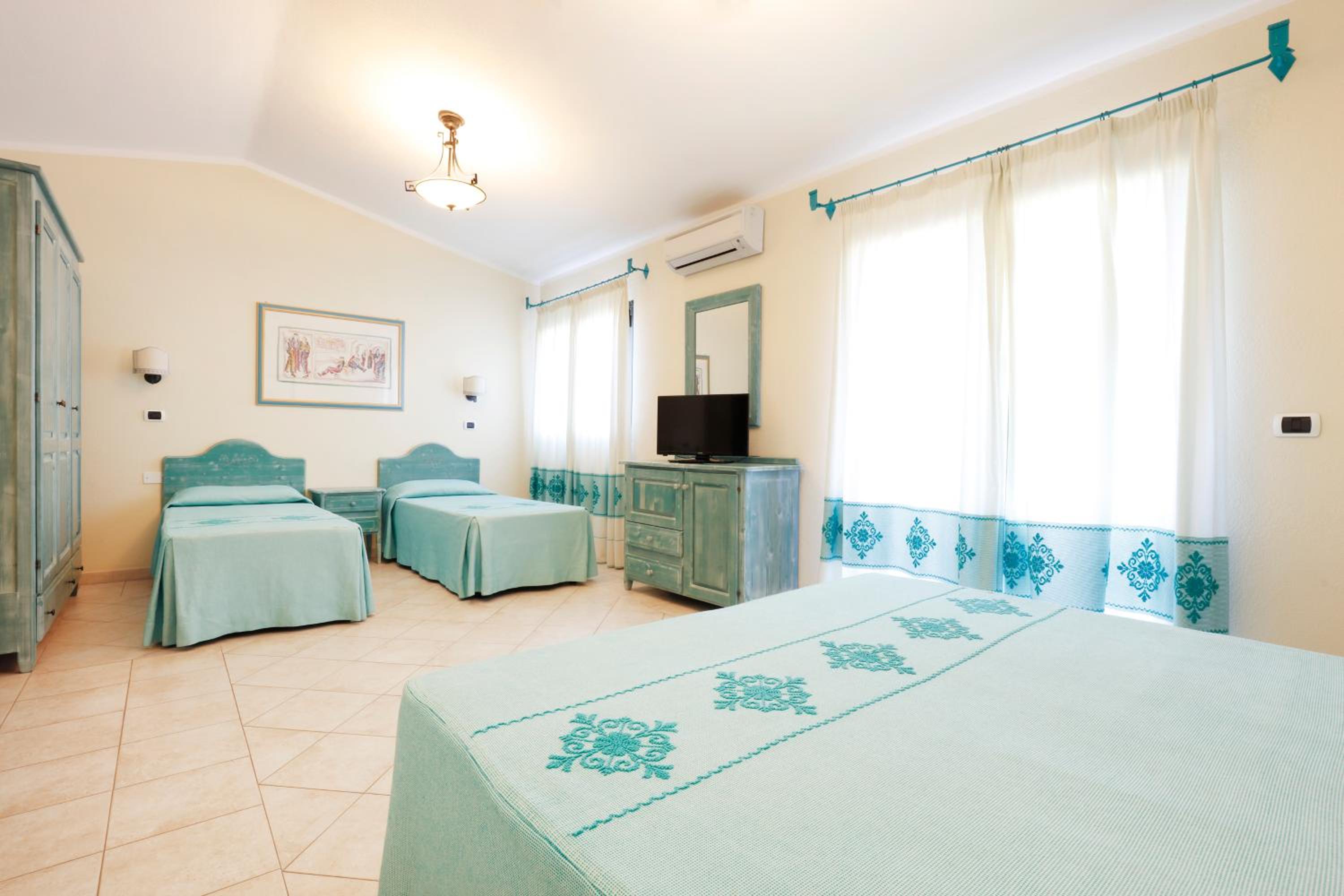 Quadruple Room - Photo 1
