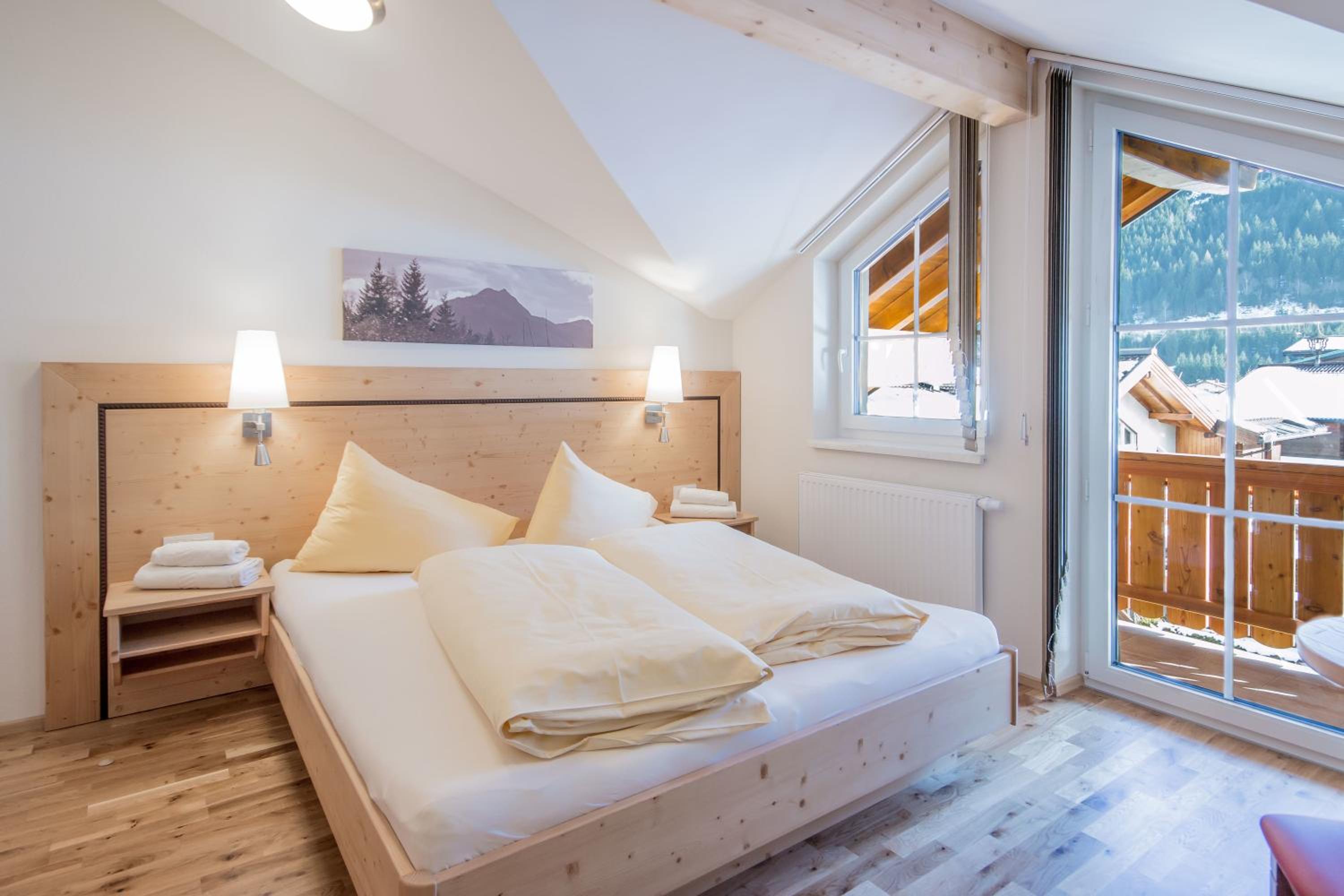 Double Room with Balcony - Photo 4