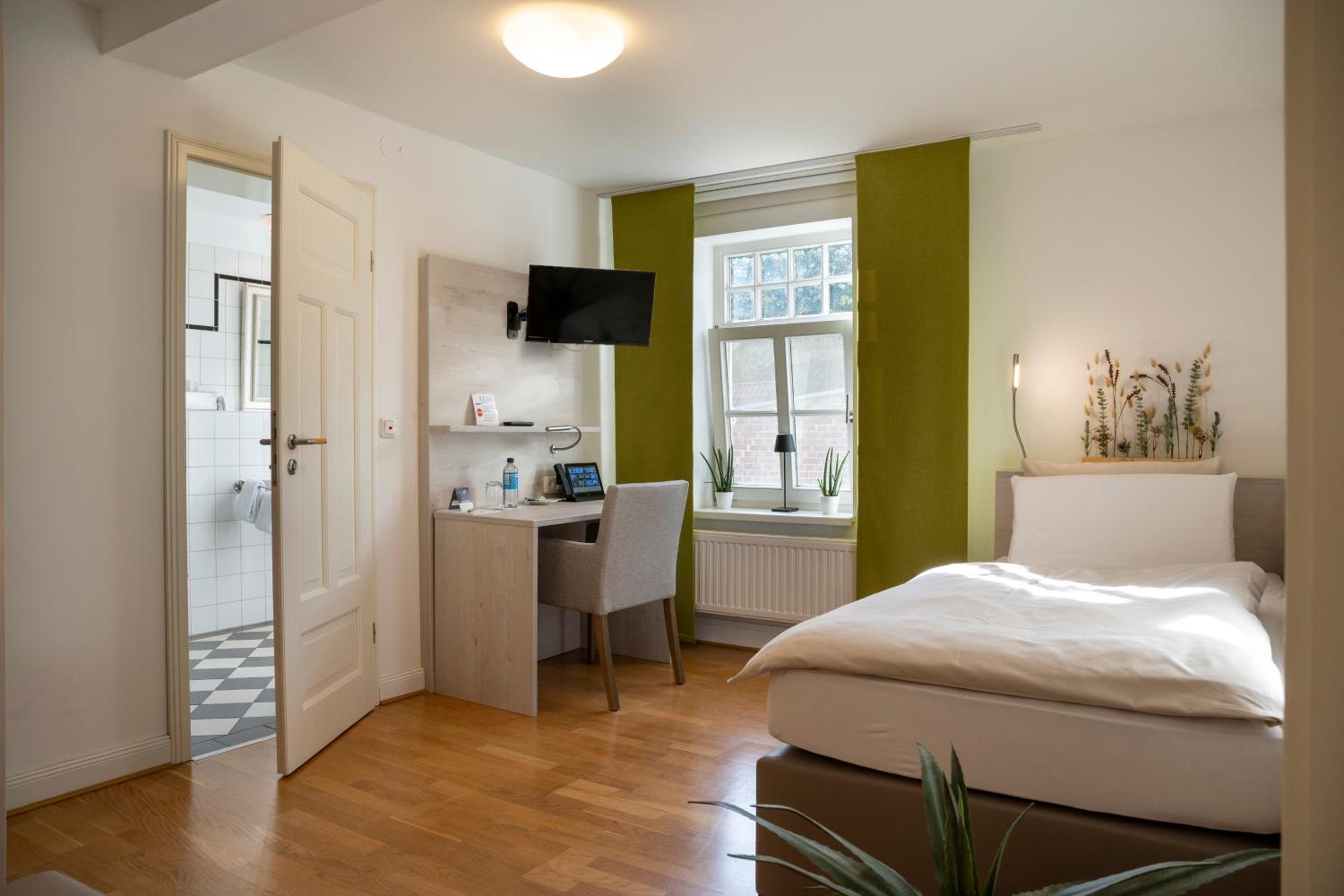 Standard Room Backside photo 1