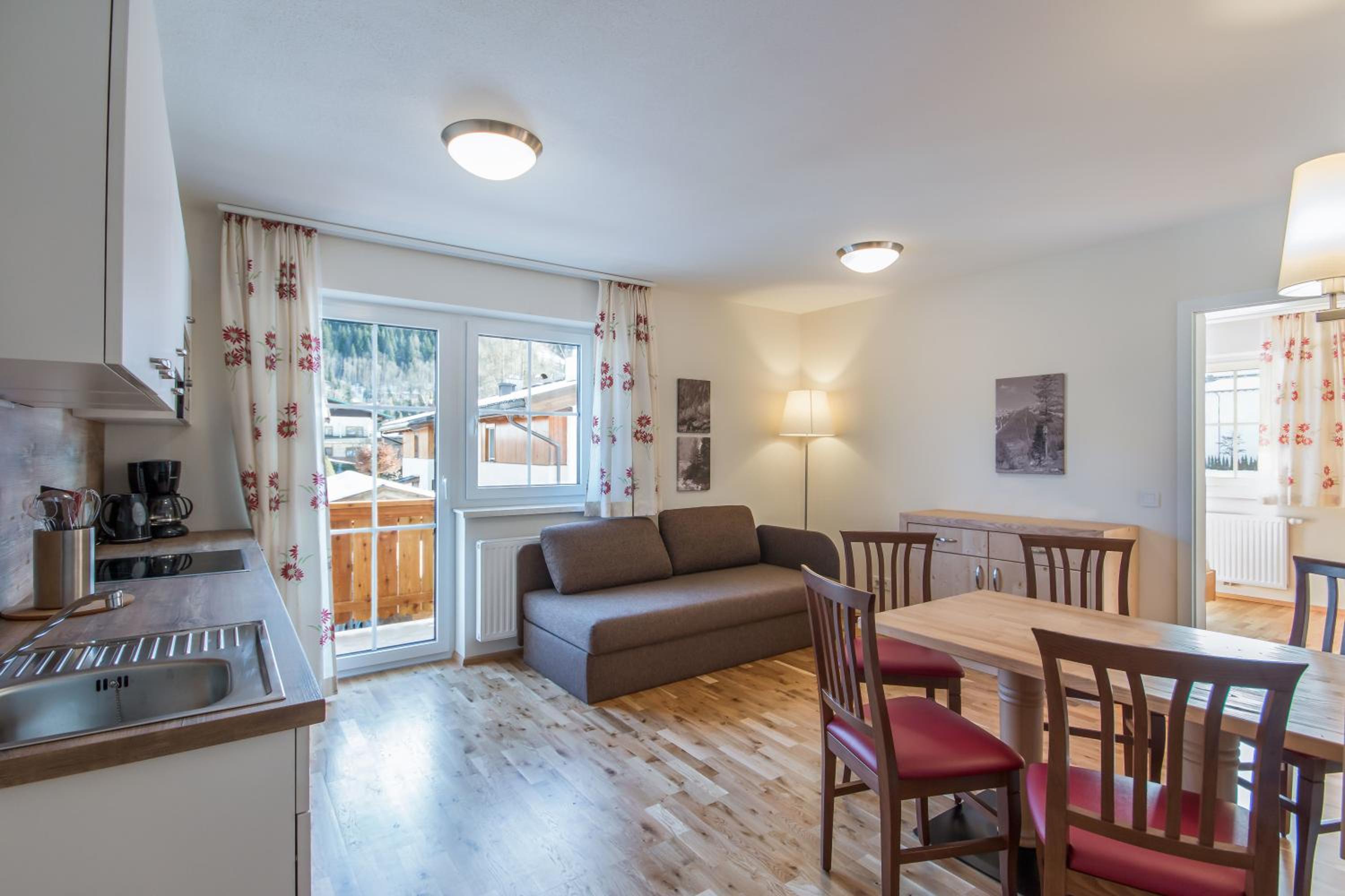 Two-Bedroom Apartment with Balcony - Photo 5