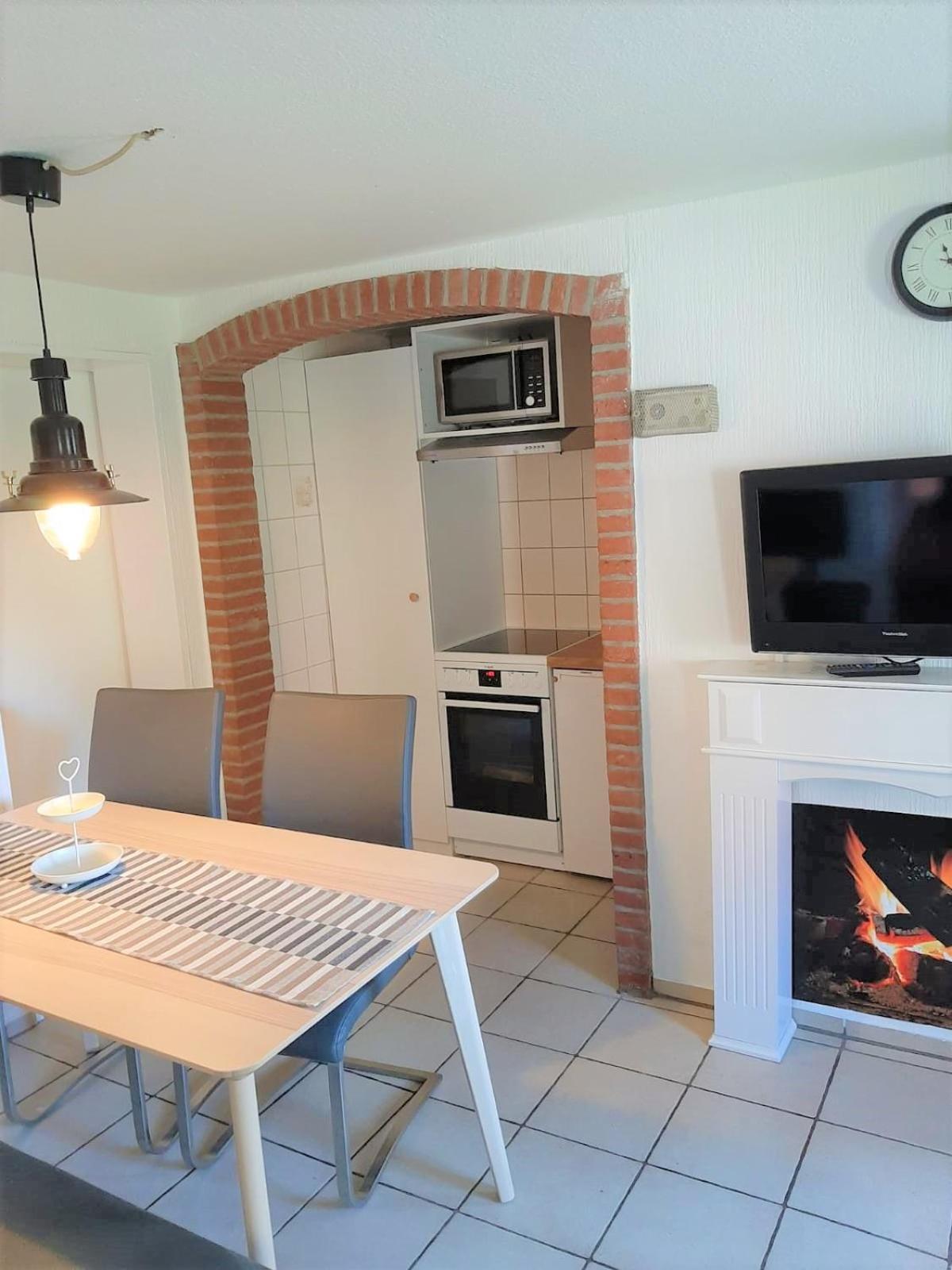 Apartment with Terrace photo 2