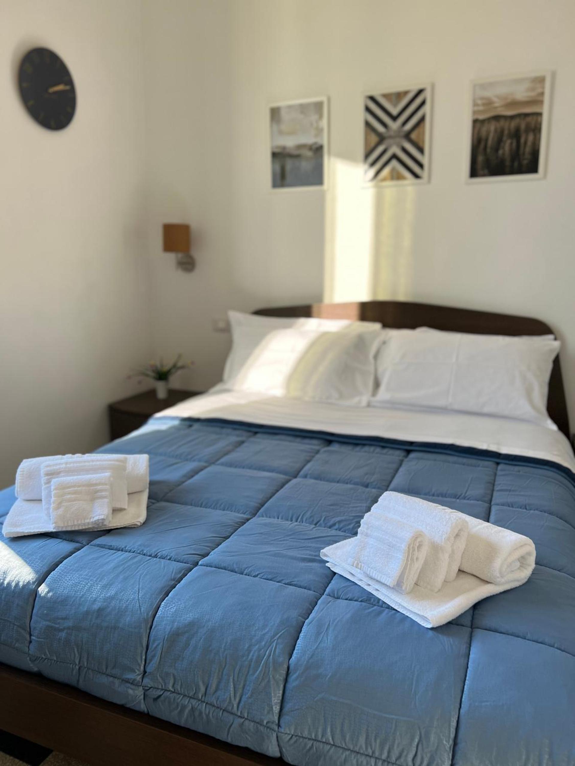 Standard Twin Room - Photo 3