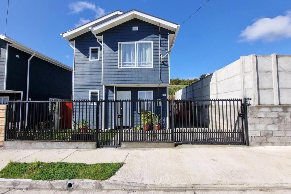 Three-Bedroom House photo 1