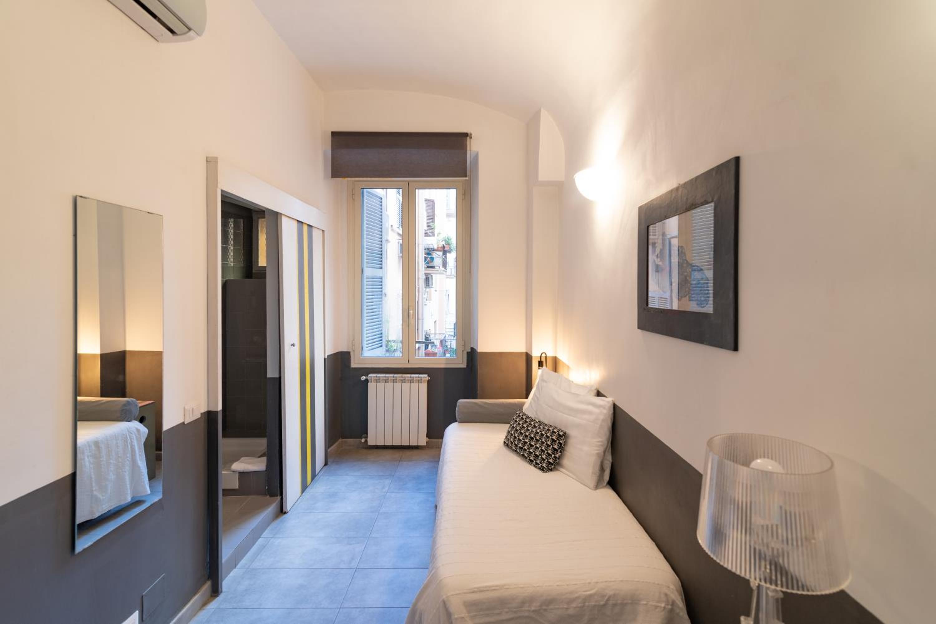 Single Room photo 2