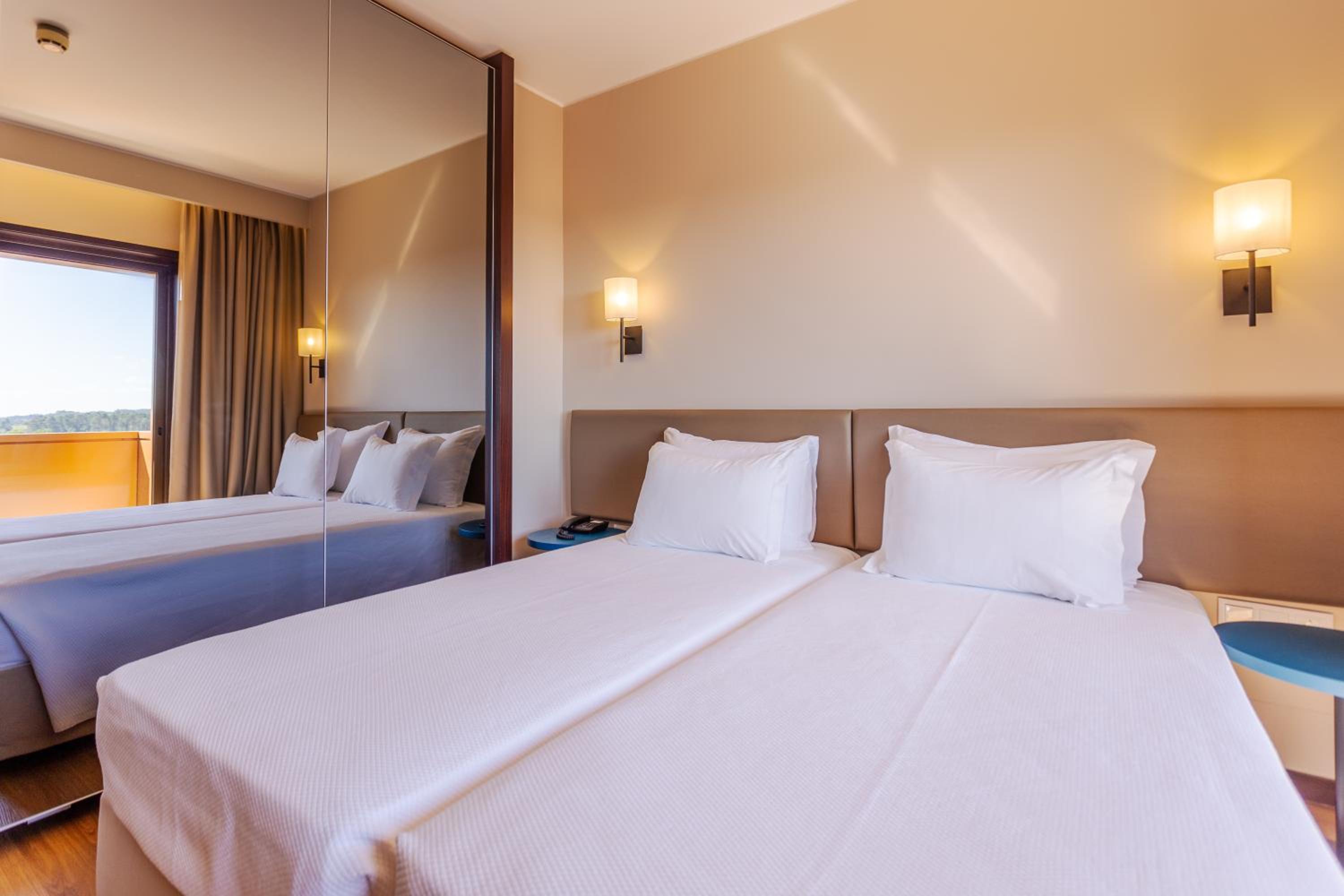 Superior Twin Room - Photo 4