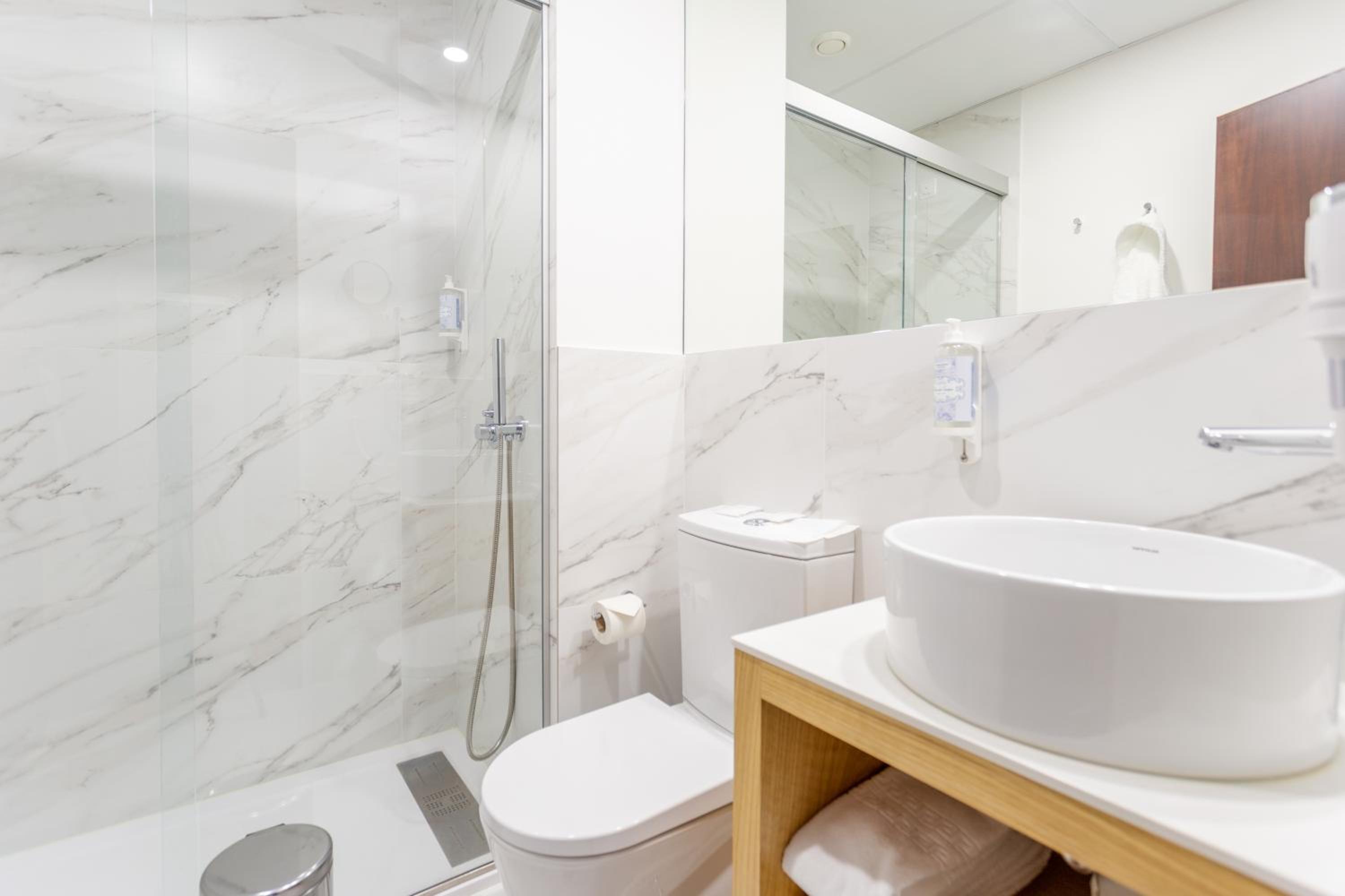 Superior Suite - Photo 4
