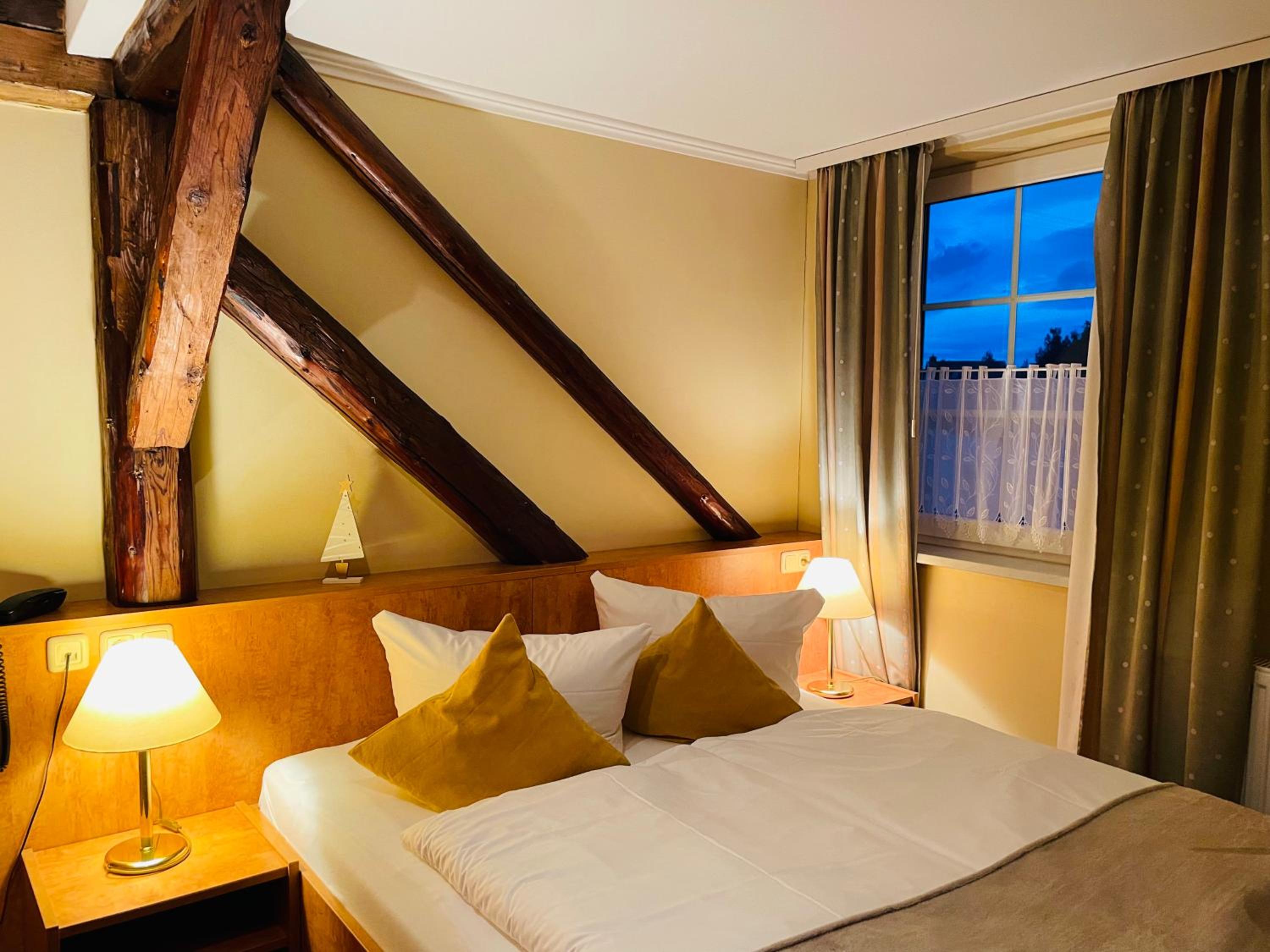 Economy Double Room - Photo 6