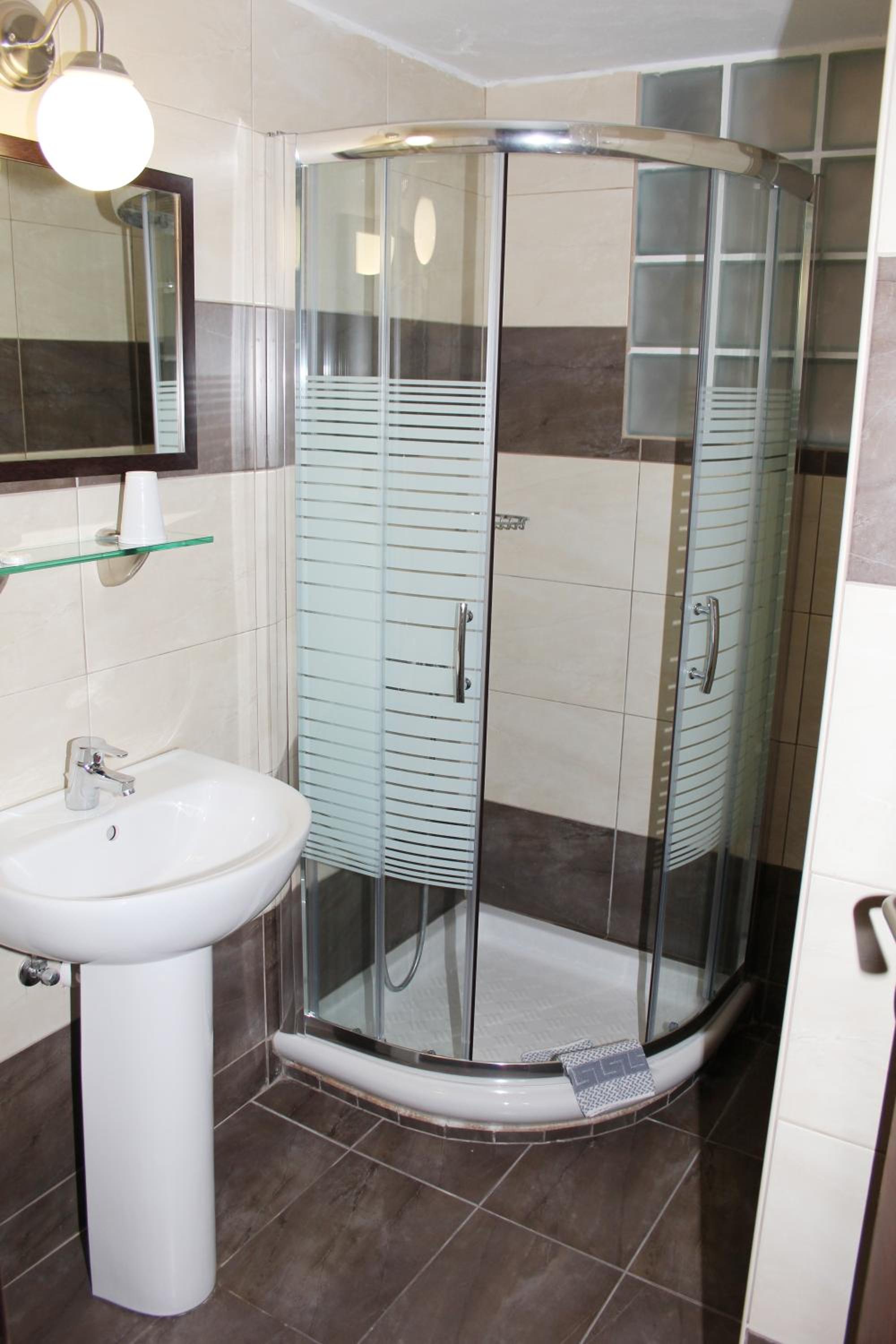 Standard Double or Twin Room - Photo 2
