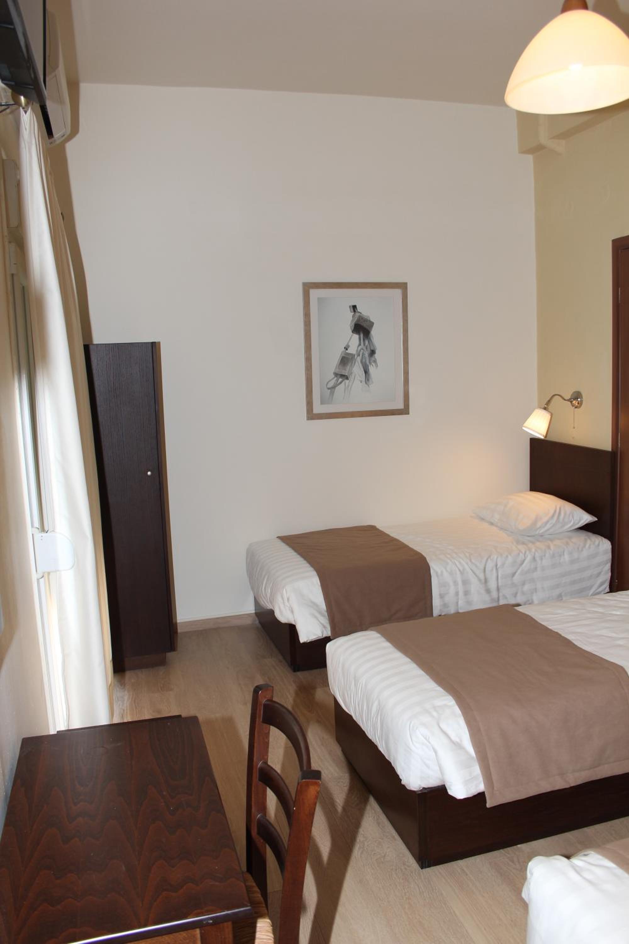 Standard triple room