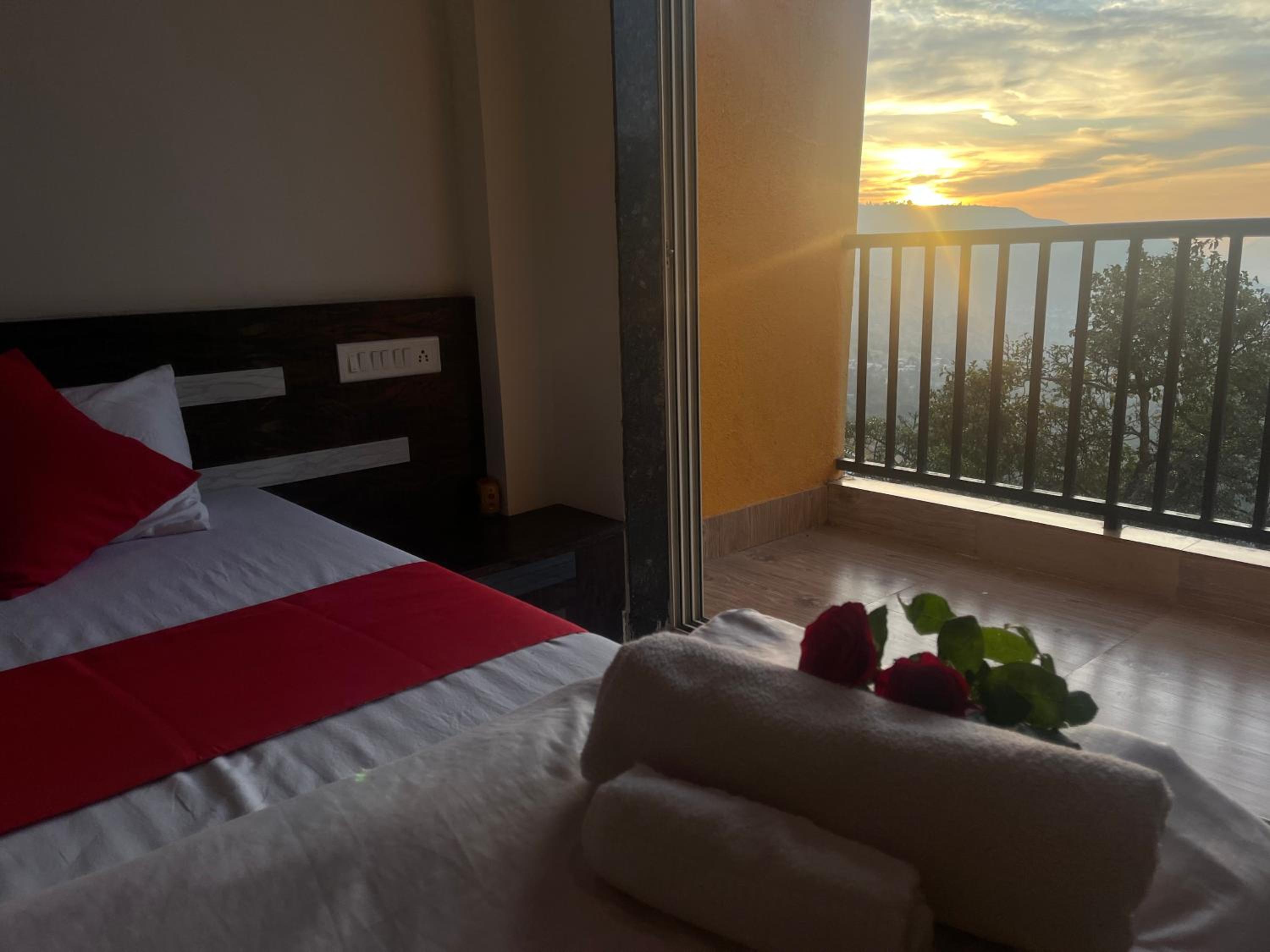 King Room with Mountain View - Photo 4