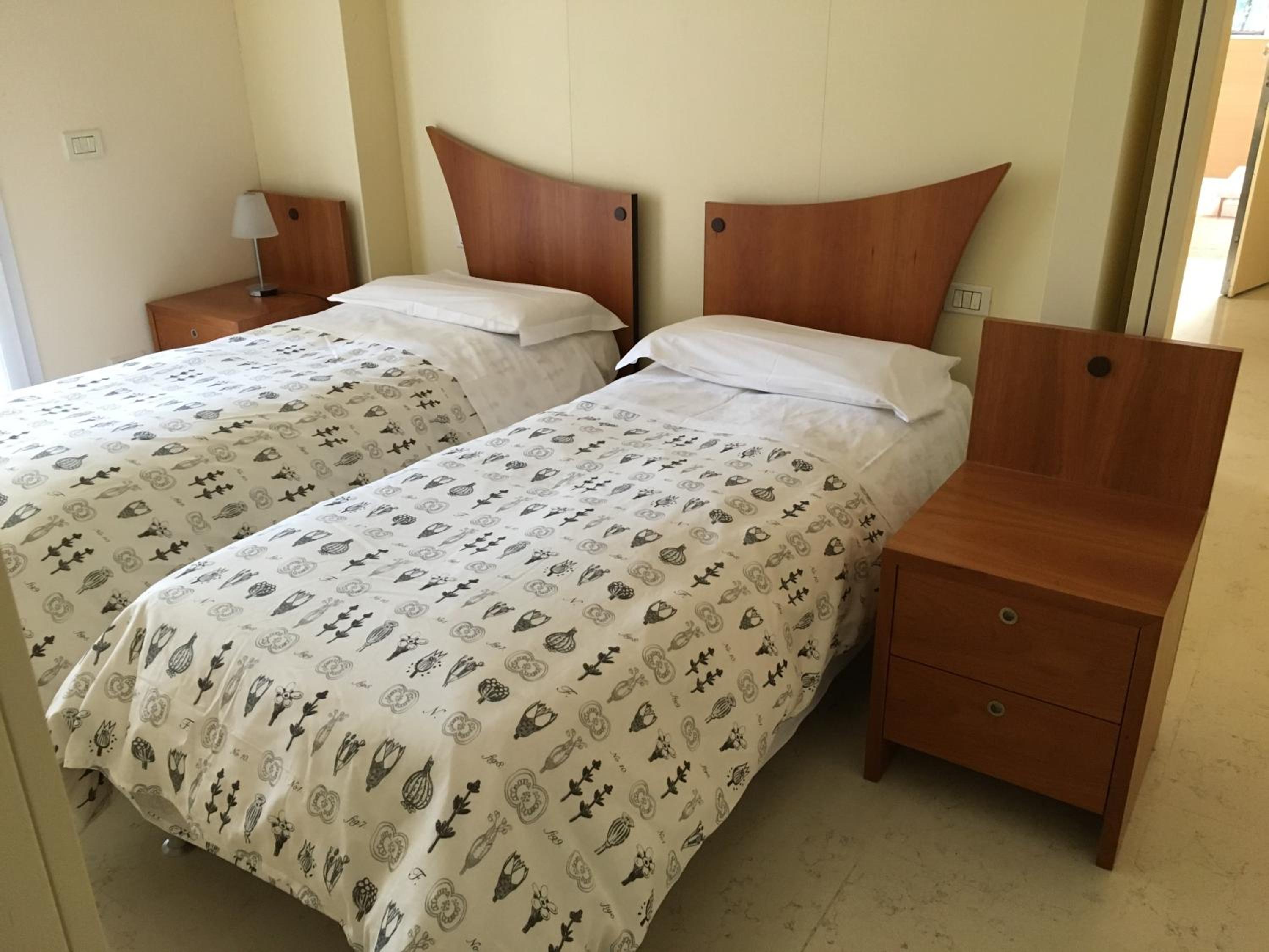 Twin Room with Private Bathroom photo 1