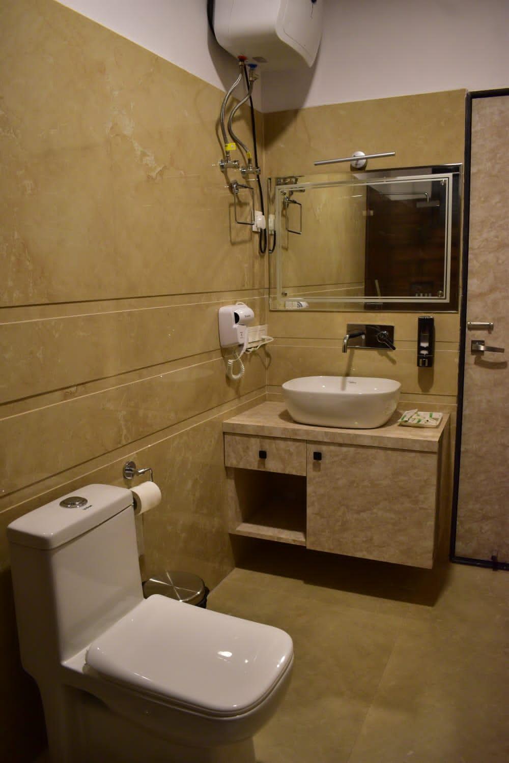 Suite with Mountain View - Photo 17