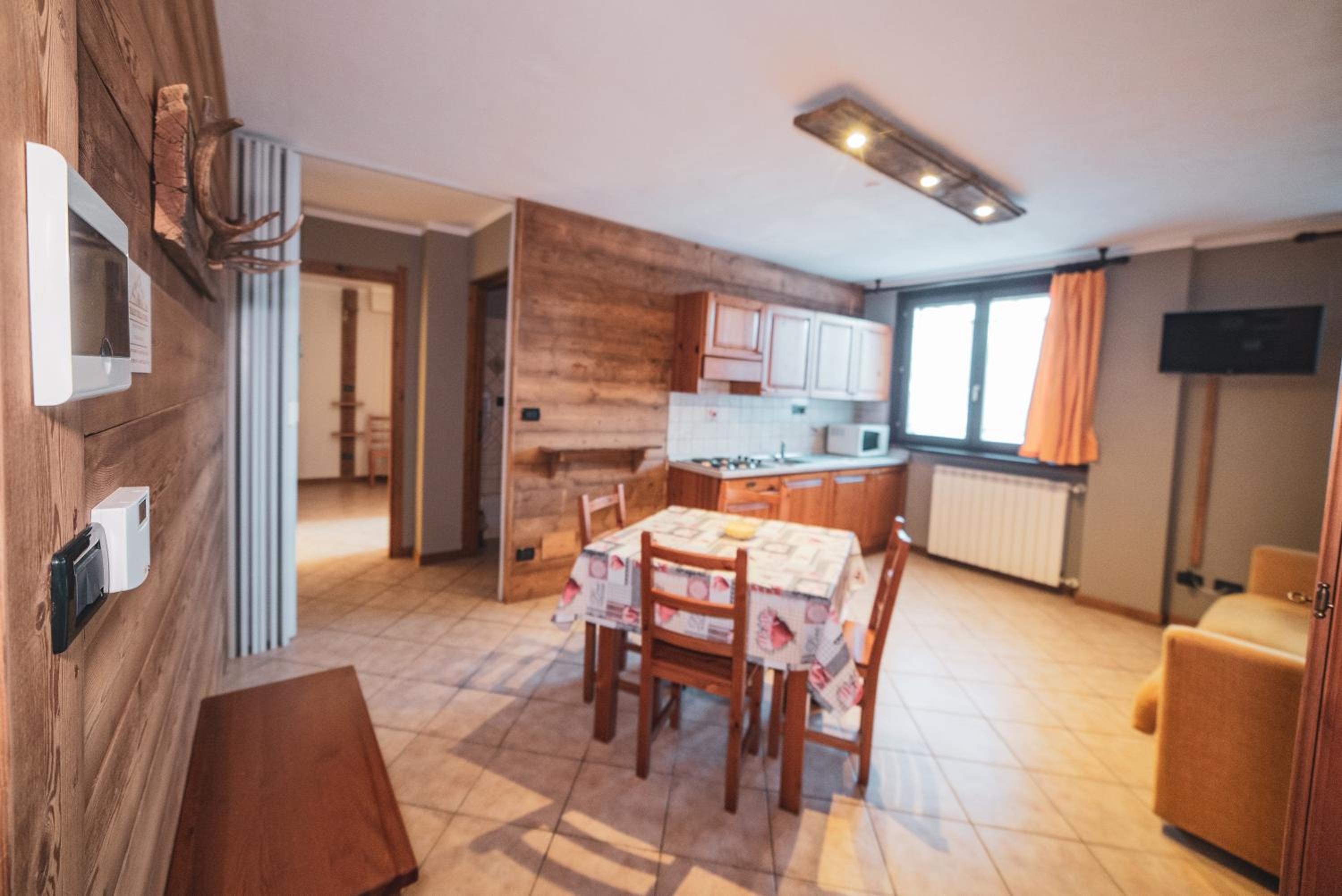 One-Bedroom Apartment - Photo 1