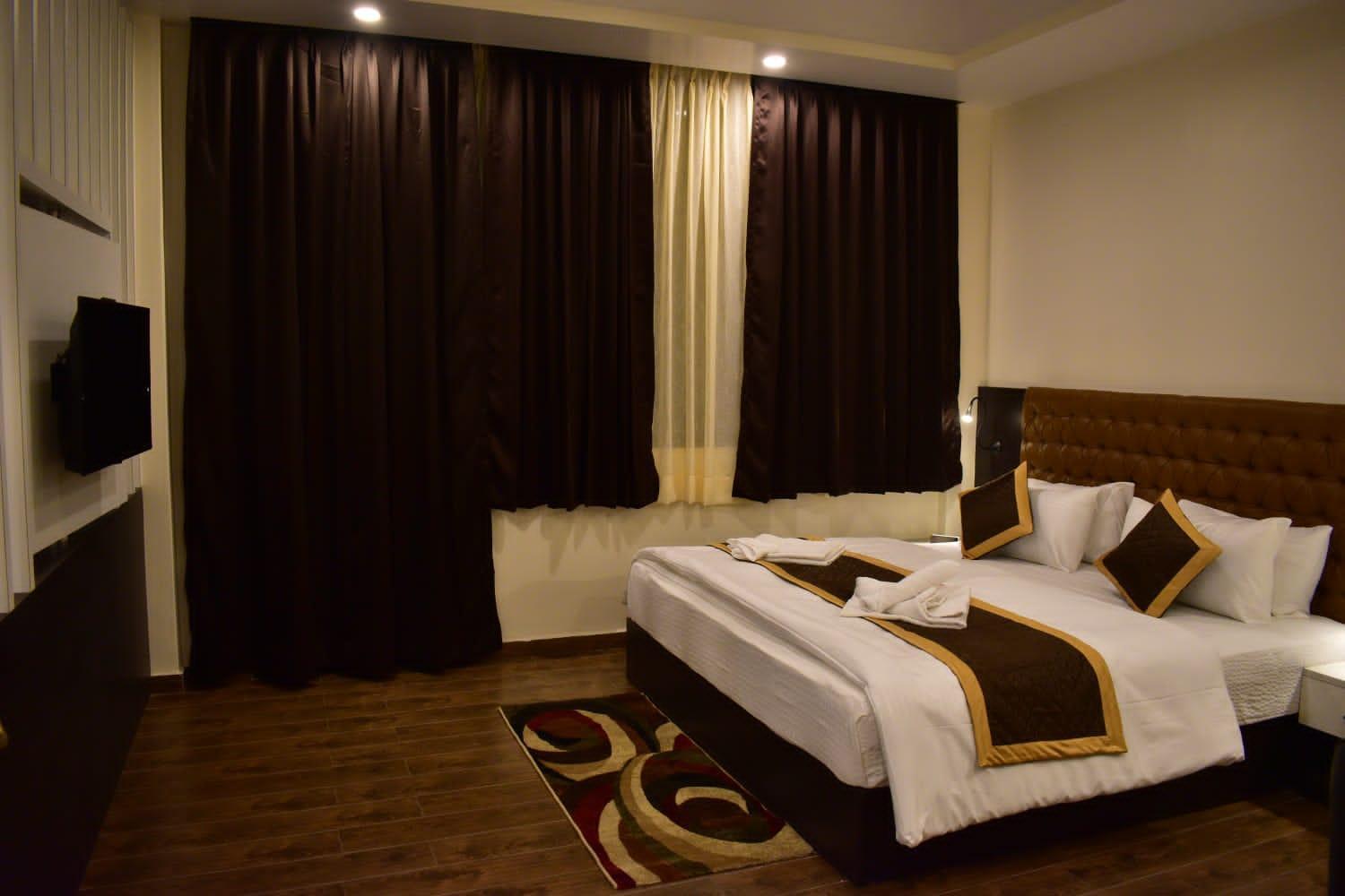 Suite with Mountain View - Photo 4