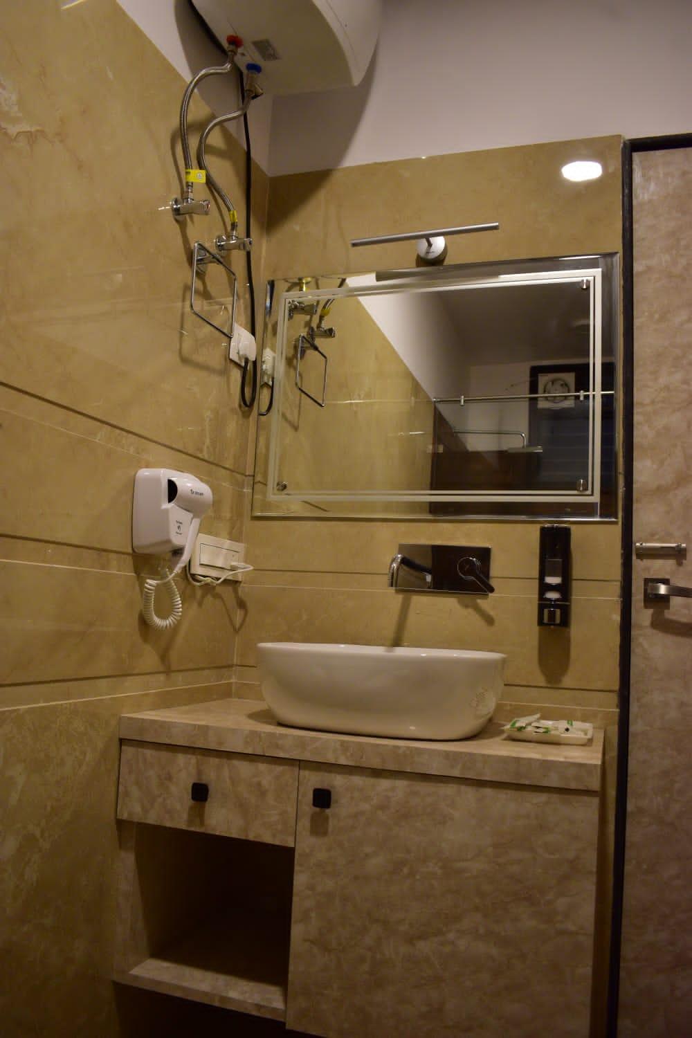 Suite with Mountain View - Photo 15