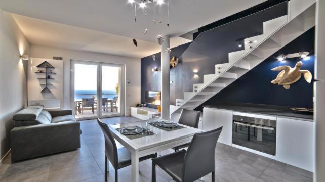 Apartment - Split Level