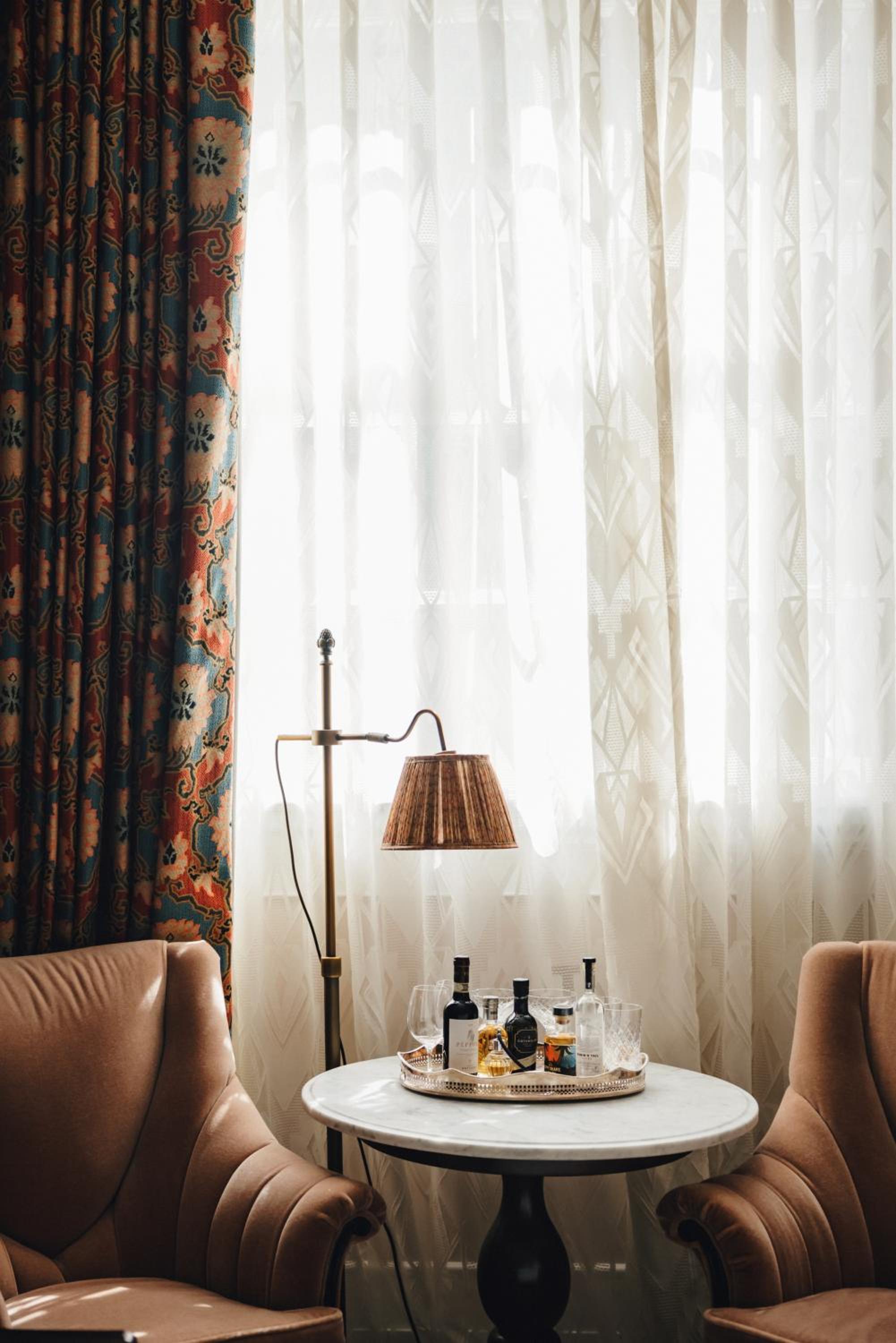 King Room - Medium photo 3