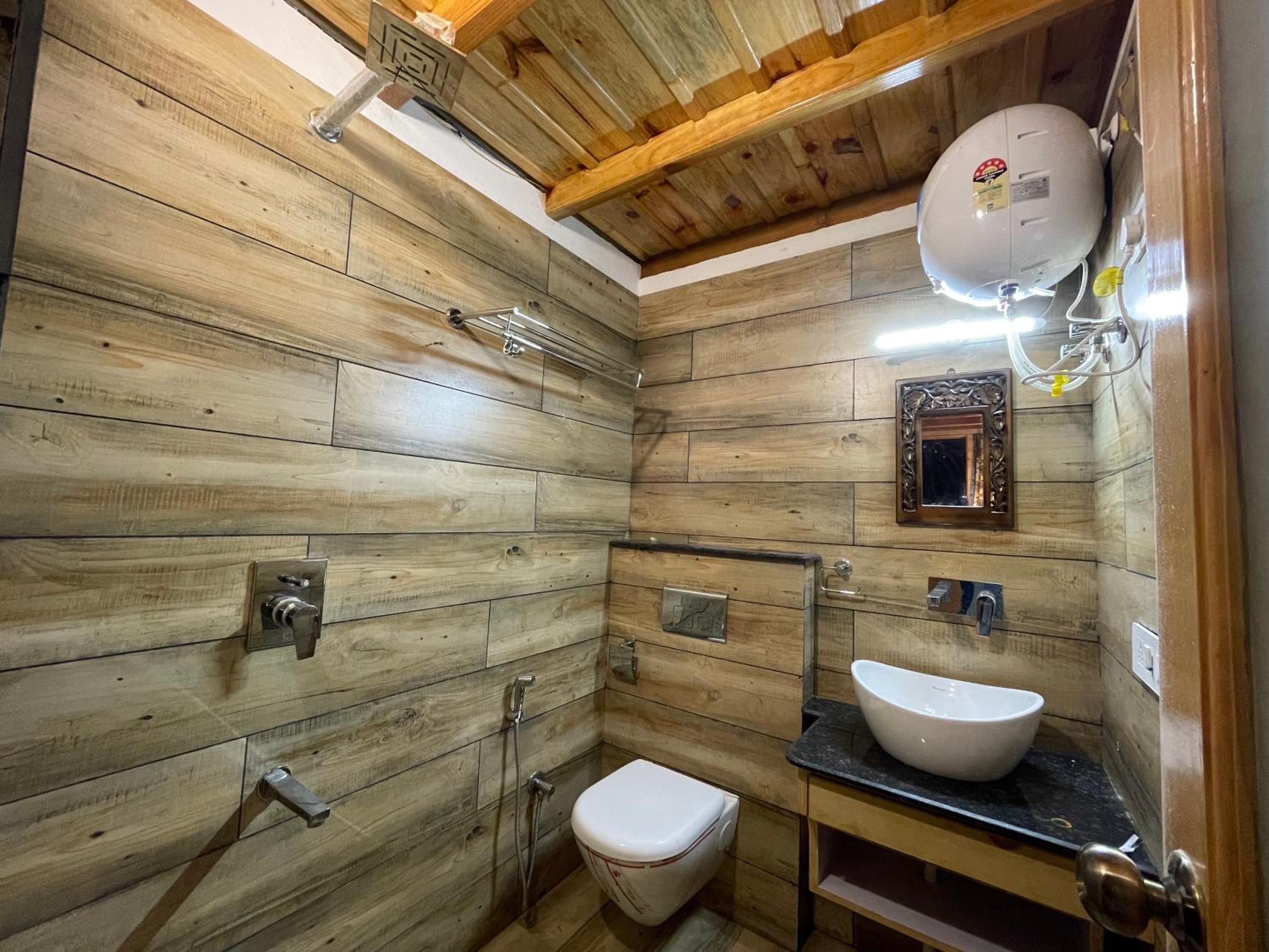 Deluxe Suite - Photo 7