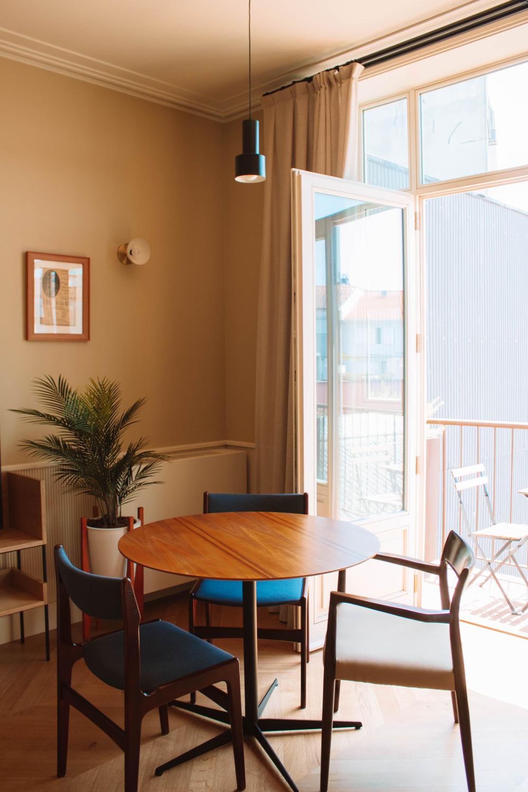 Apartment with Balcony - Photo 17
