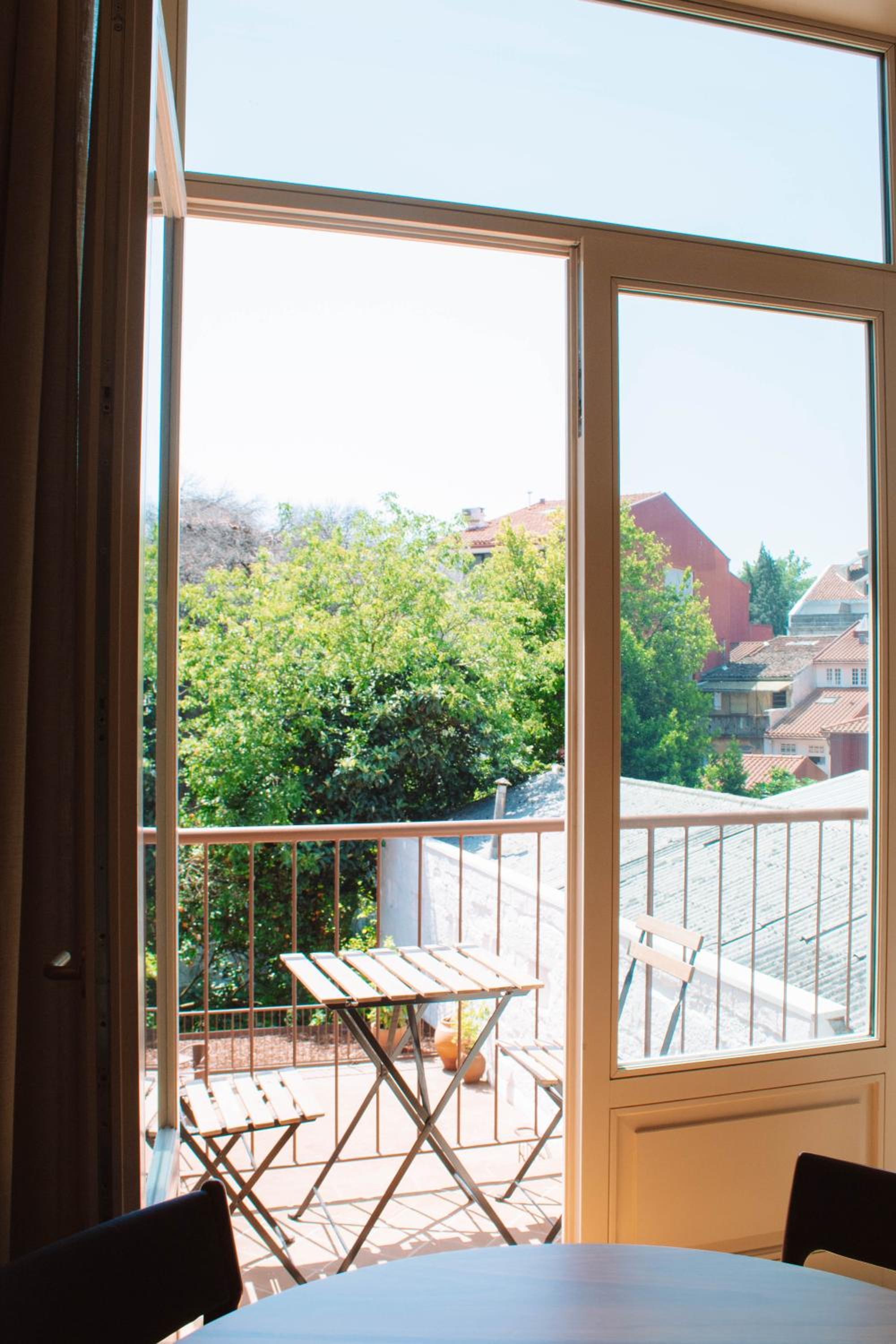 Apartment with Balcony - Photo 13