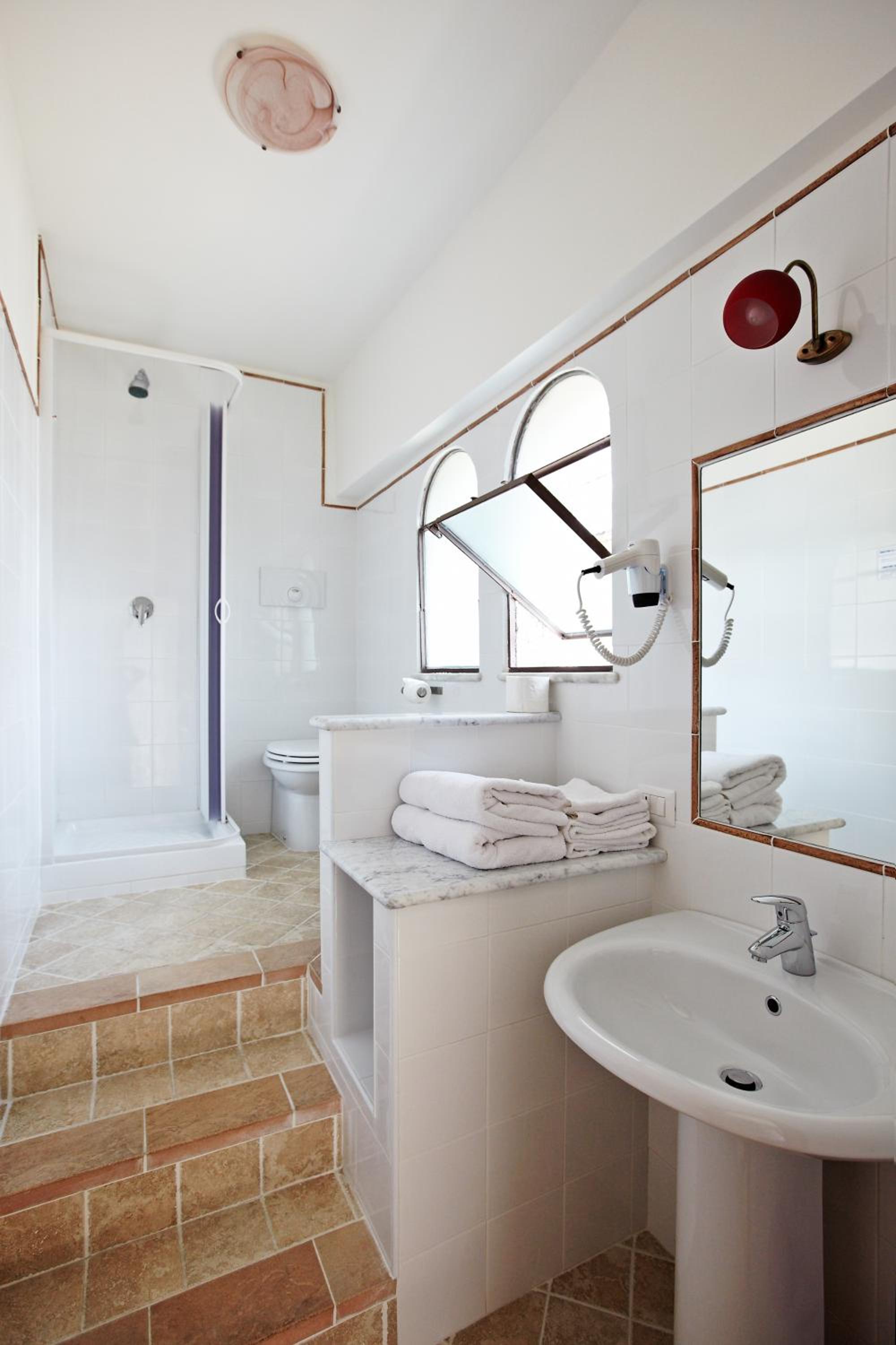 Double or Twin Room - Photo 5