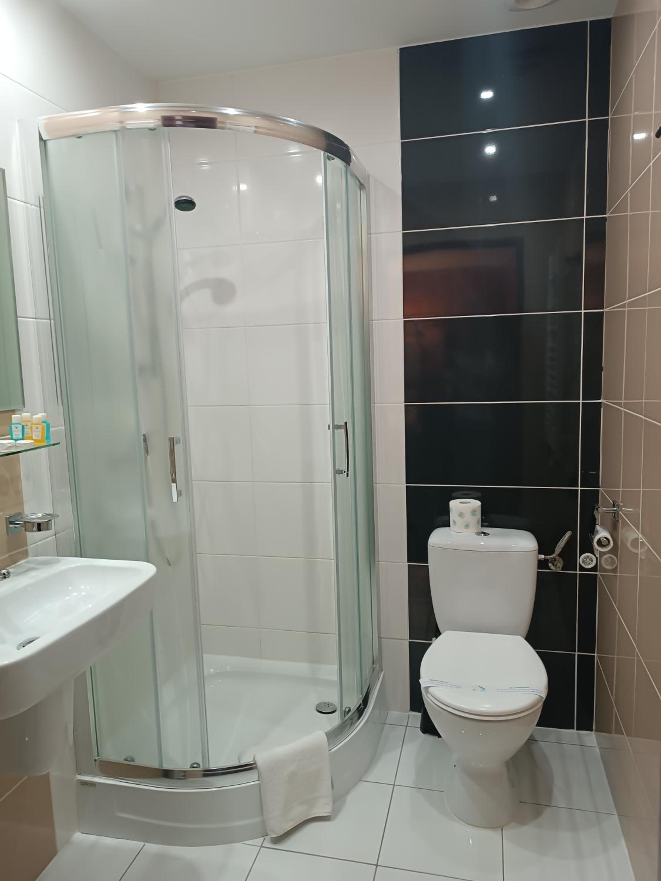 Double Room - Photo 9