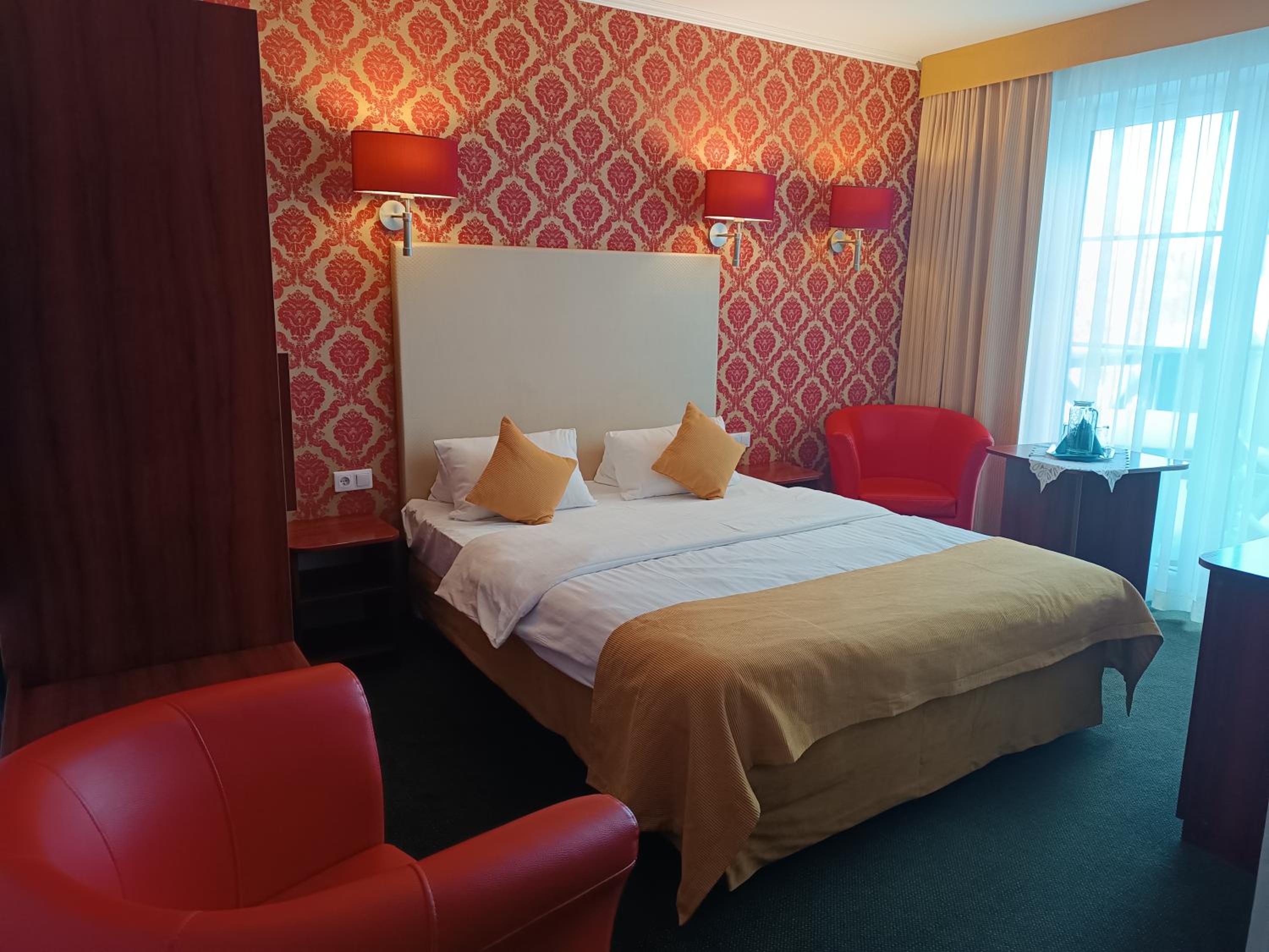 Double Room - Photo 11