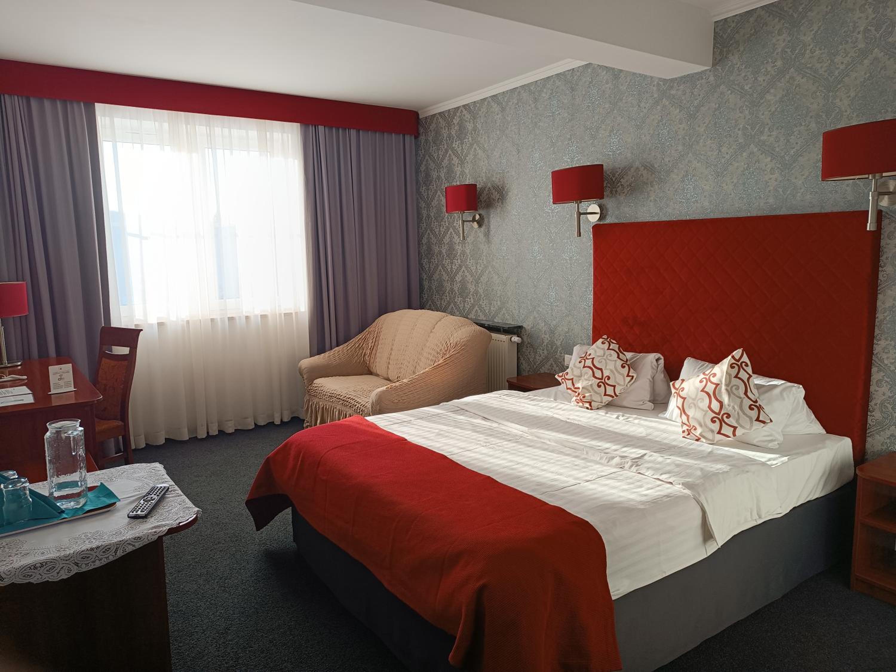 Double Room - Photo 12