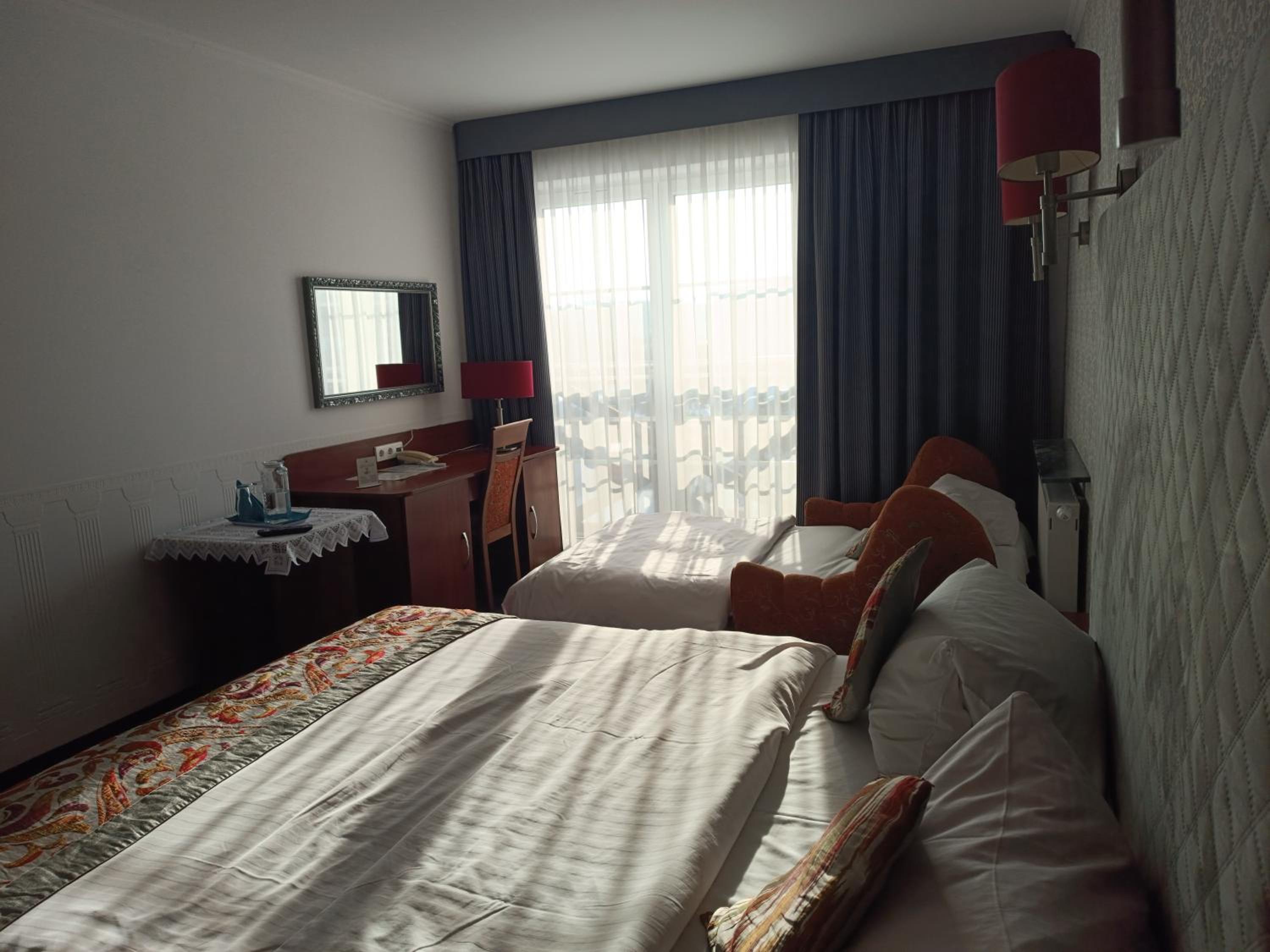 Double Room - Photo 5