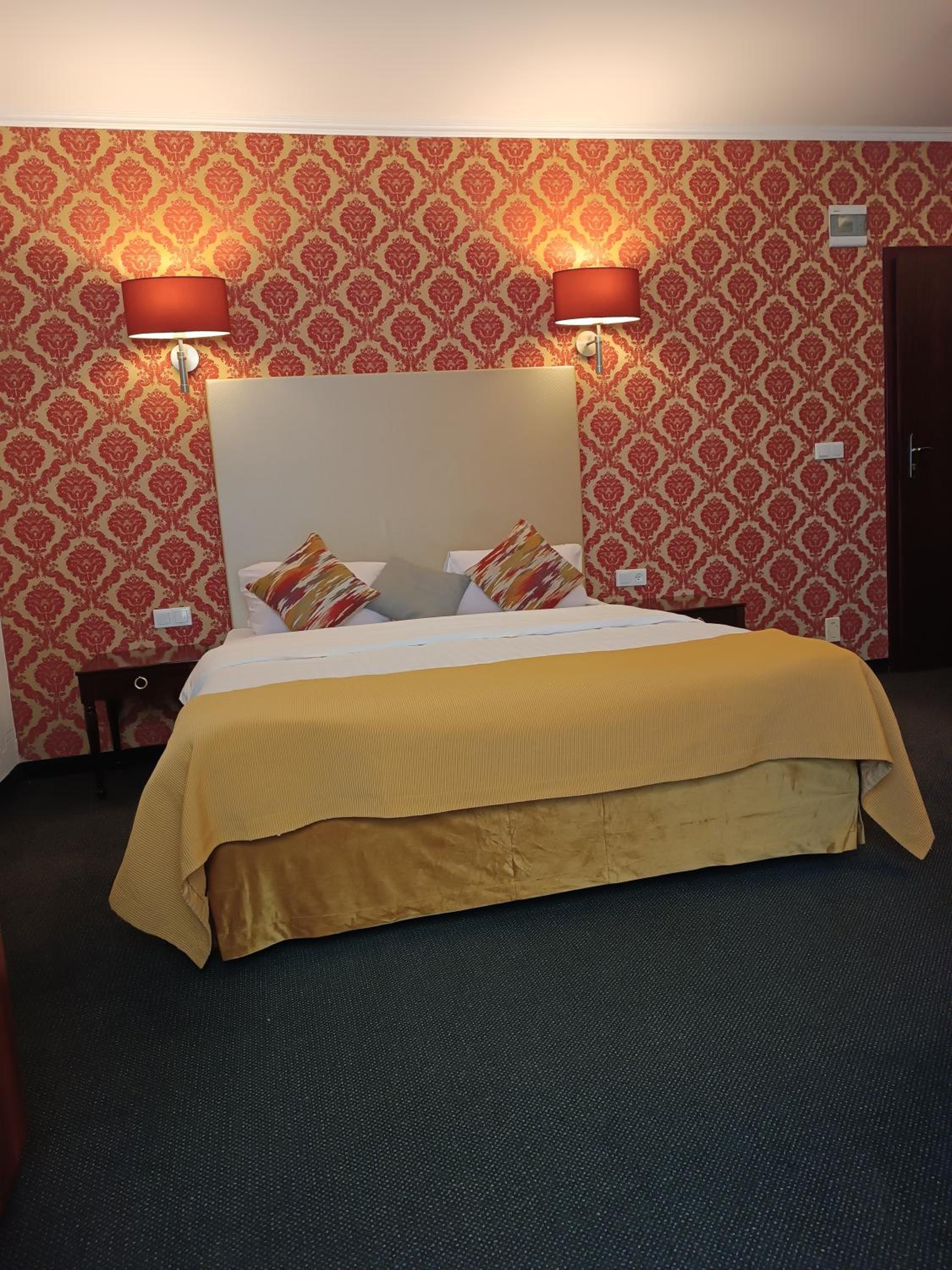 Double Room - Photo 17