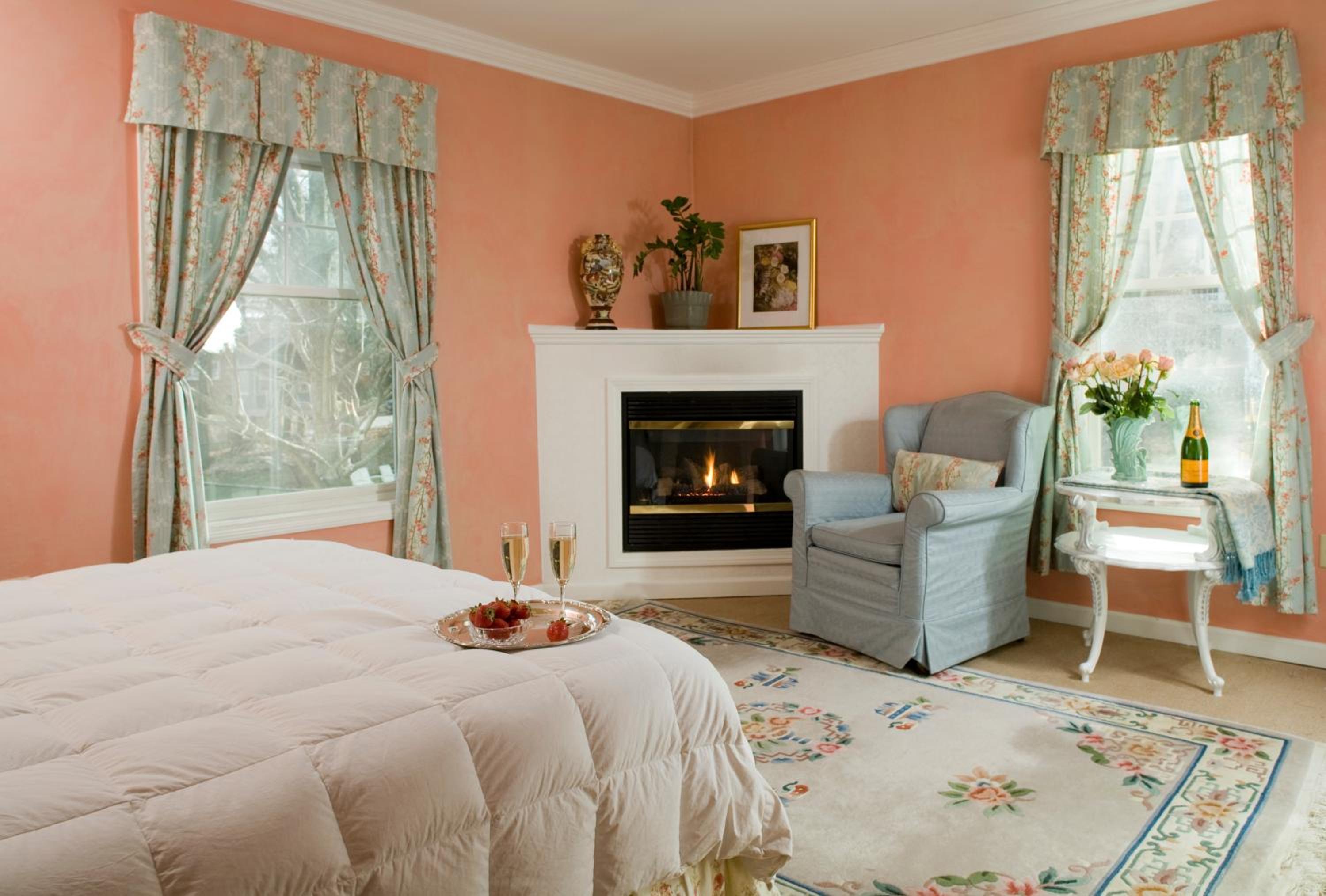 Peerless Room