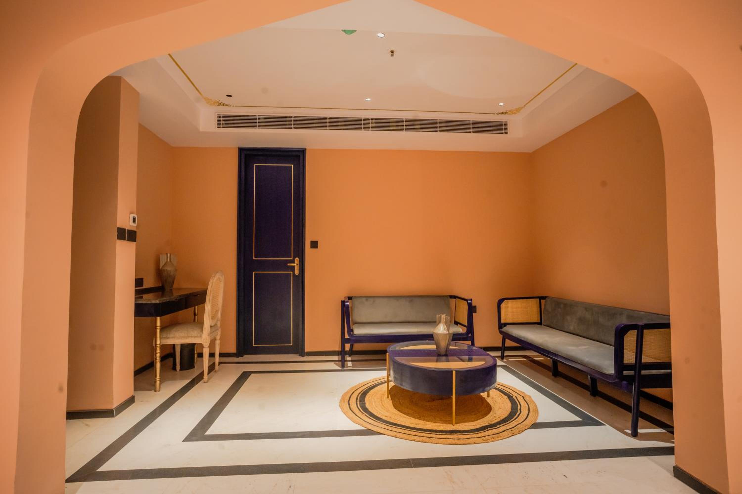 Standard Suite - Photo 12