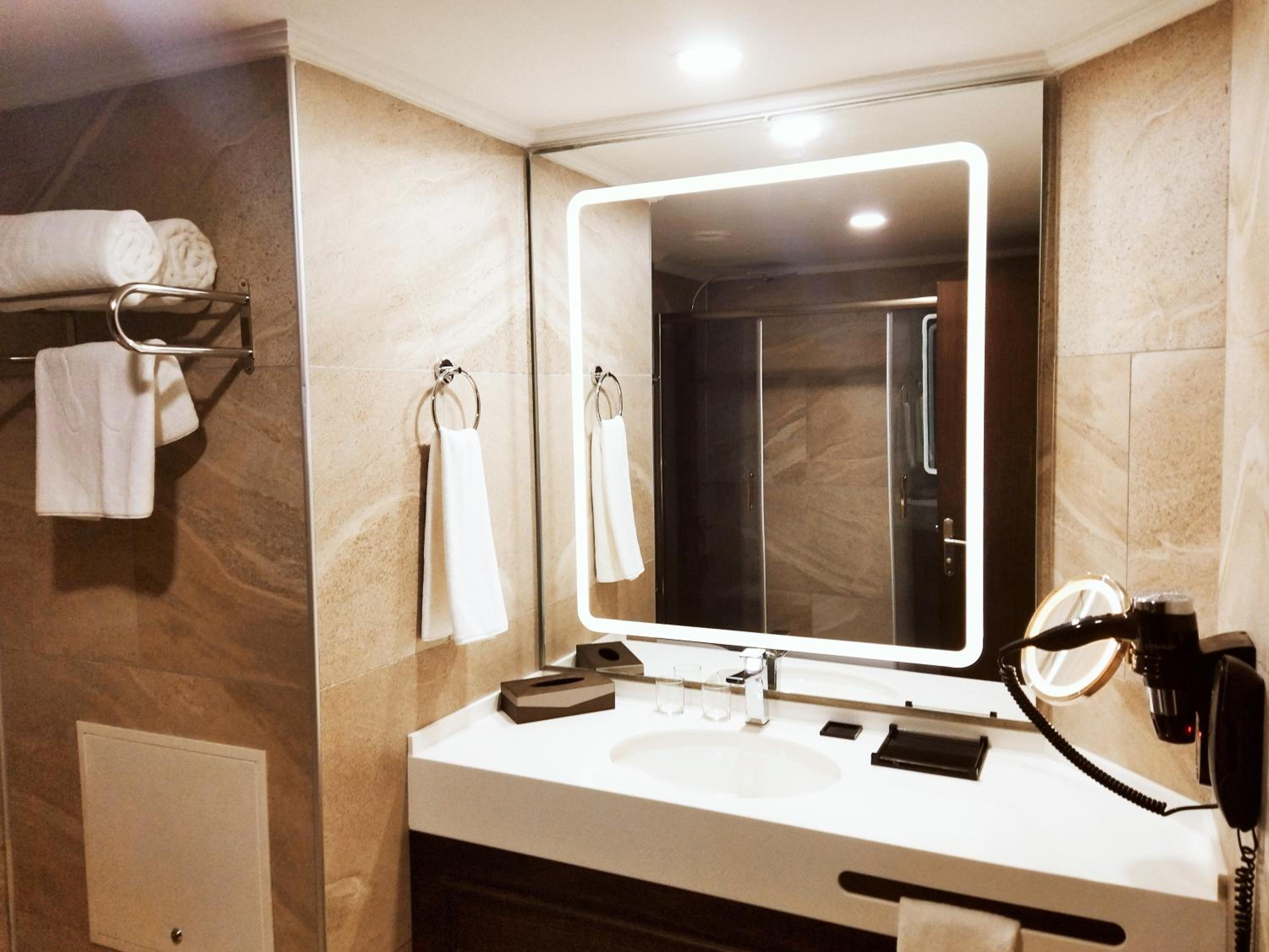 Premium Twin Room with Land View - Photo 3