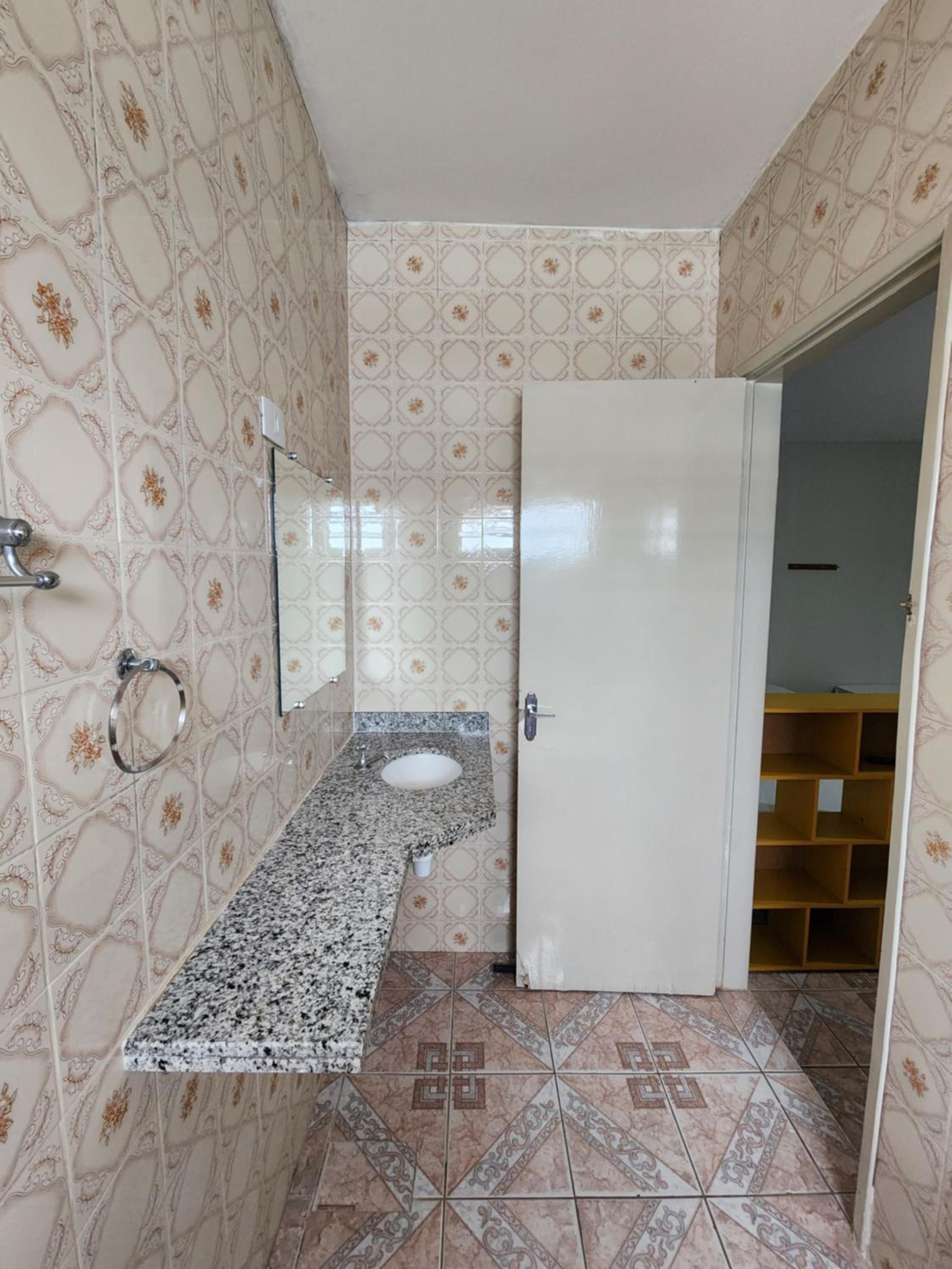 Studio Apartment - Photo 2