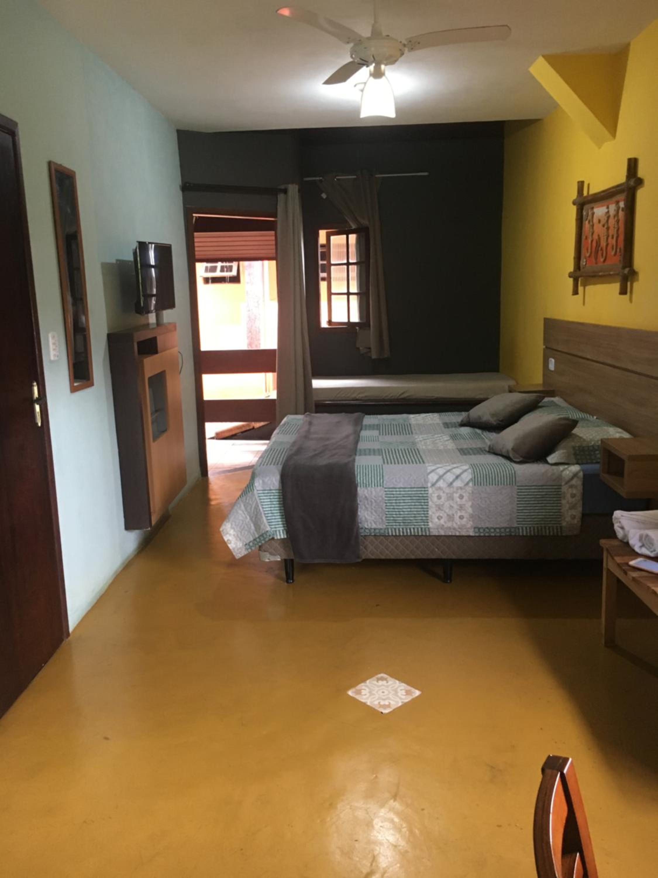 Economy Triple Room
