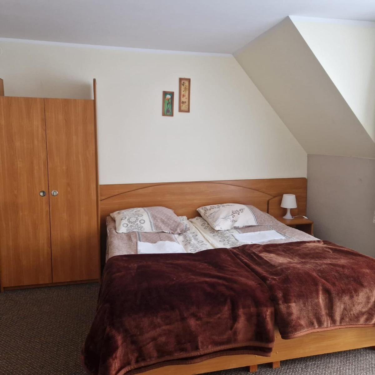 Economy Triple Room